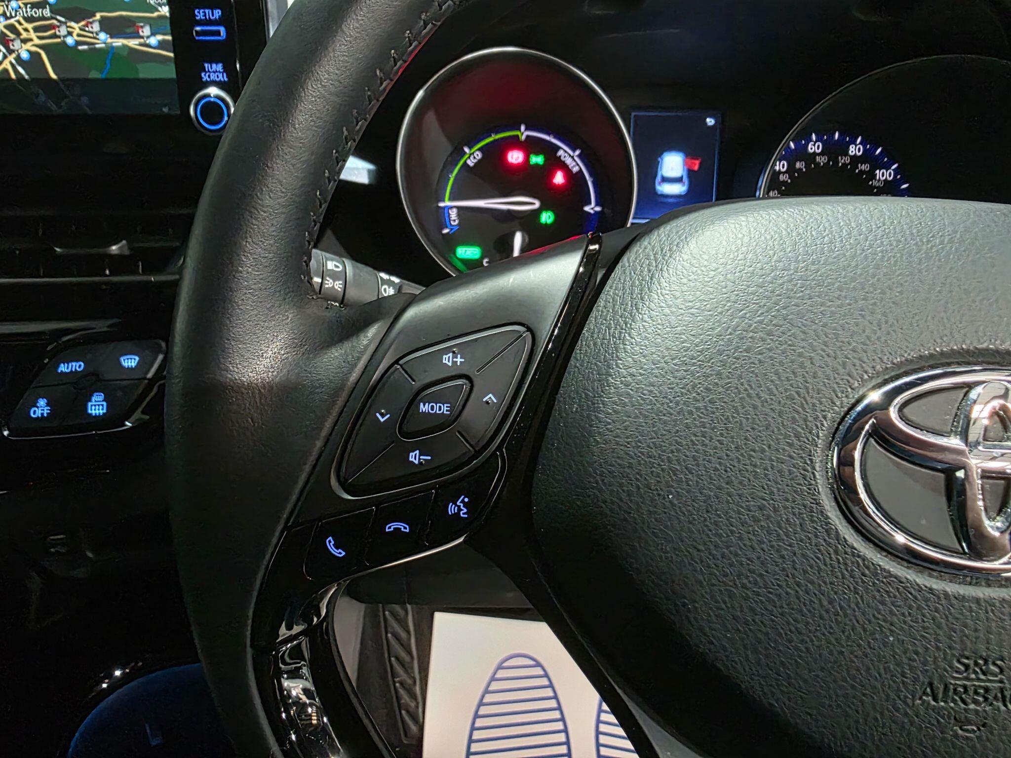 Toyota C-HR view 15