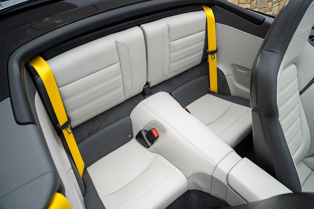 Porsche 911 view 68