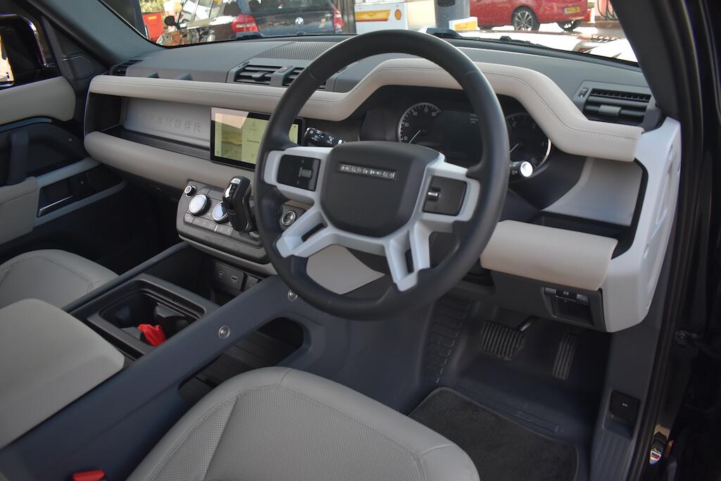 Land Rover Defender view 9