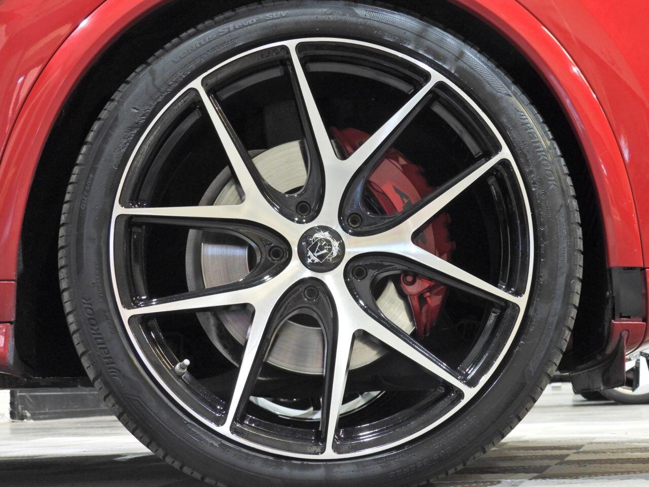 Porsche Cayenne view 33