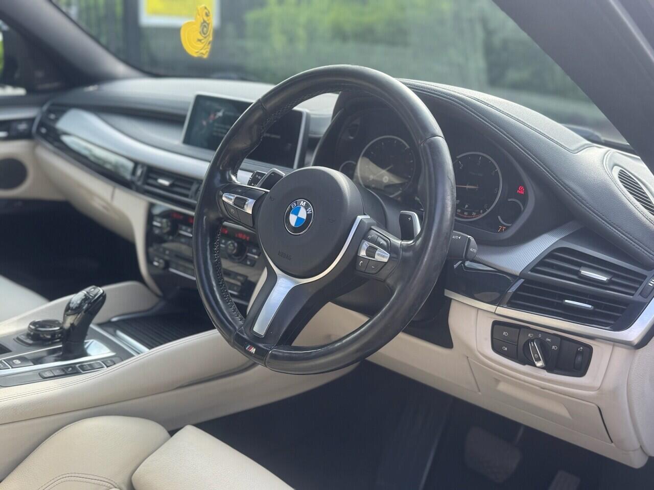 BMW X6 view 13