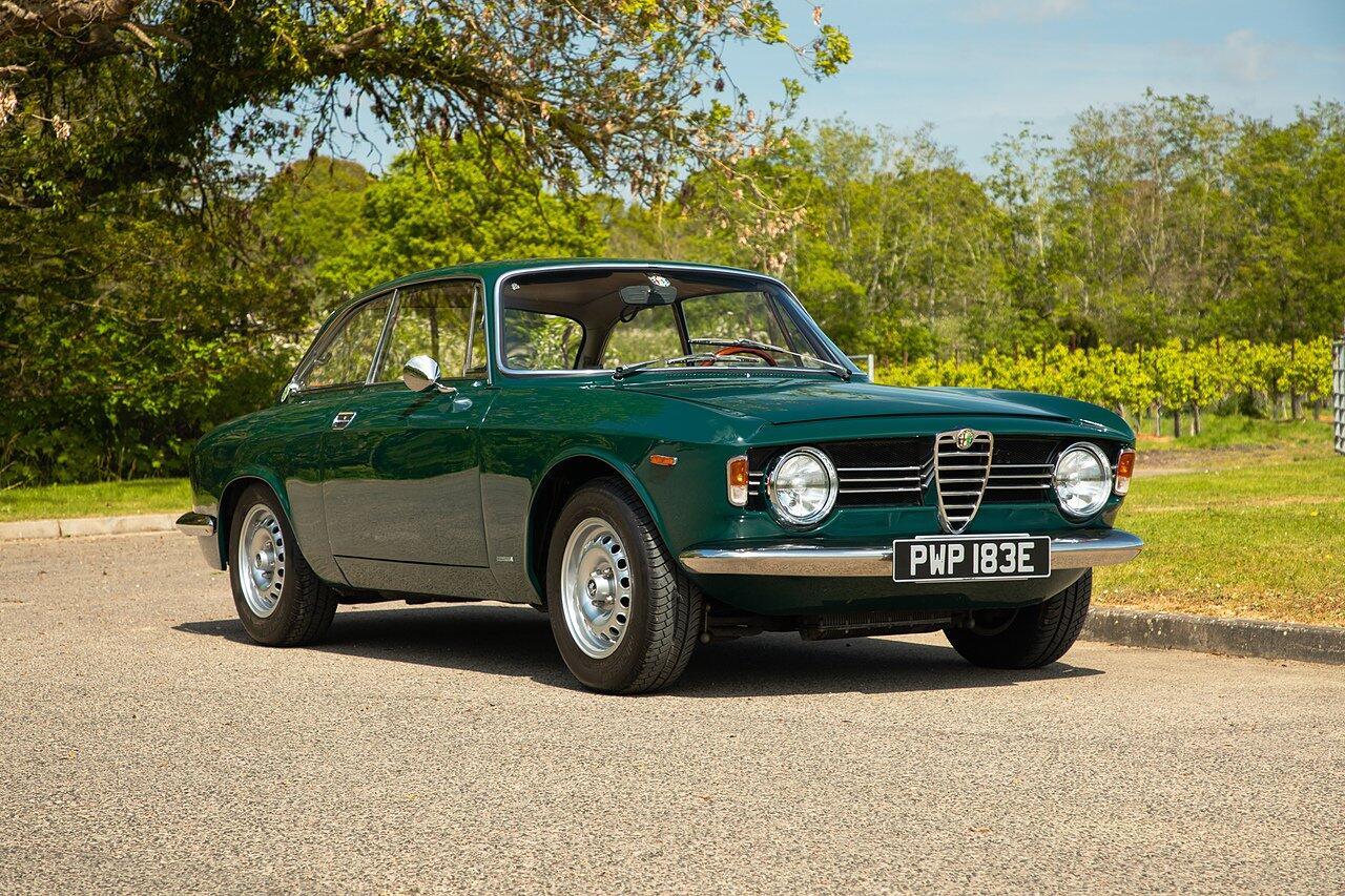 Alfa Romeo Giulia view 102