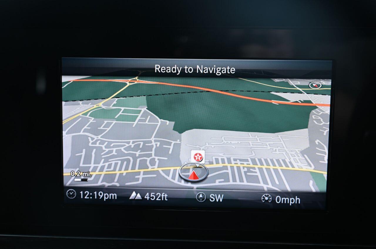 Mercedes-Benz E Class view 28