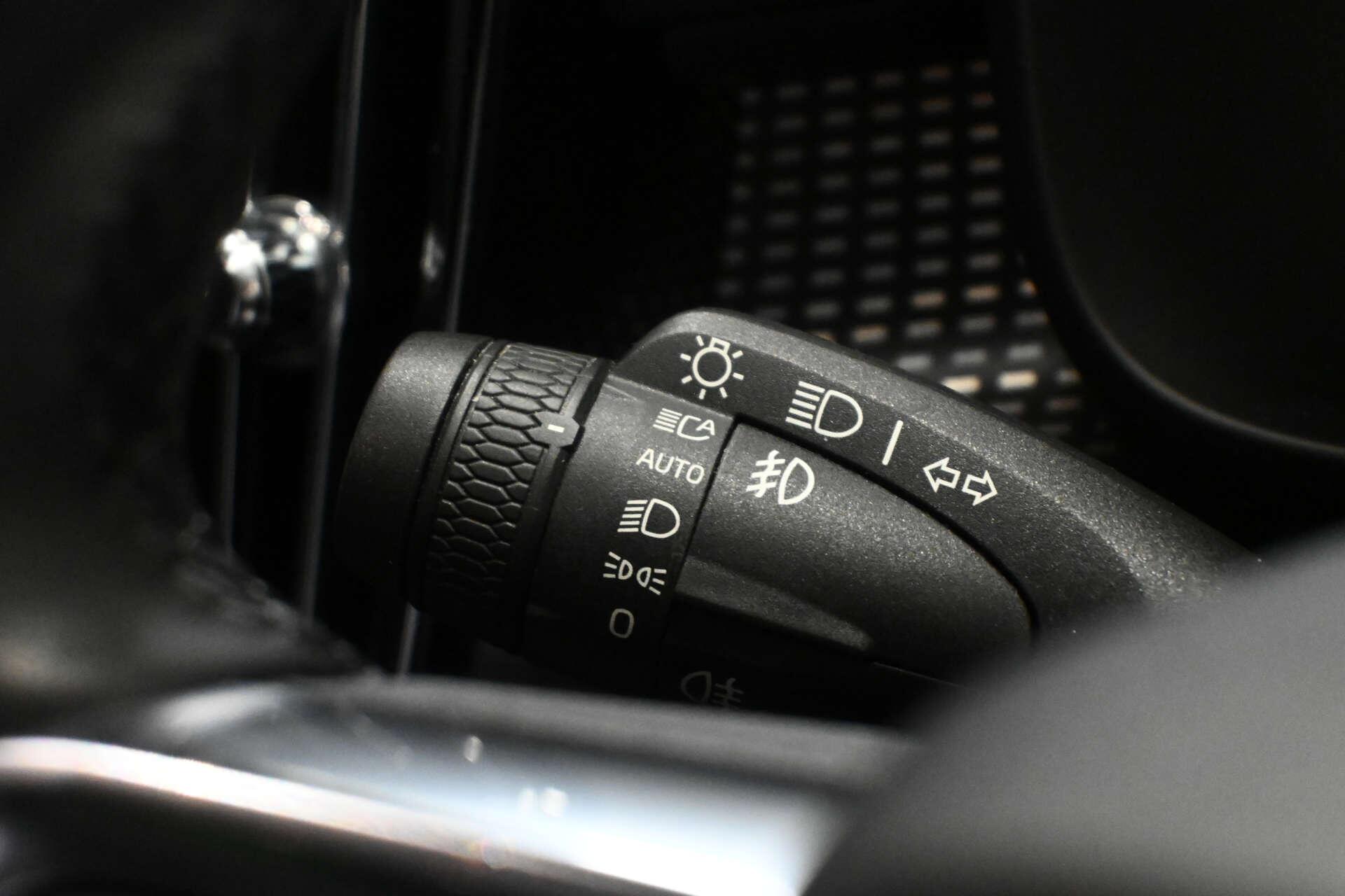 Volvo XC40 view 5