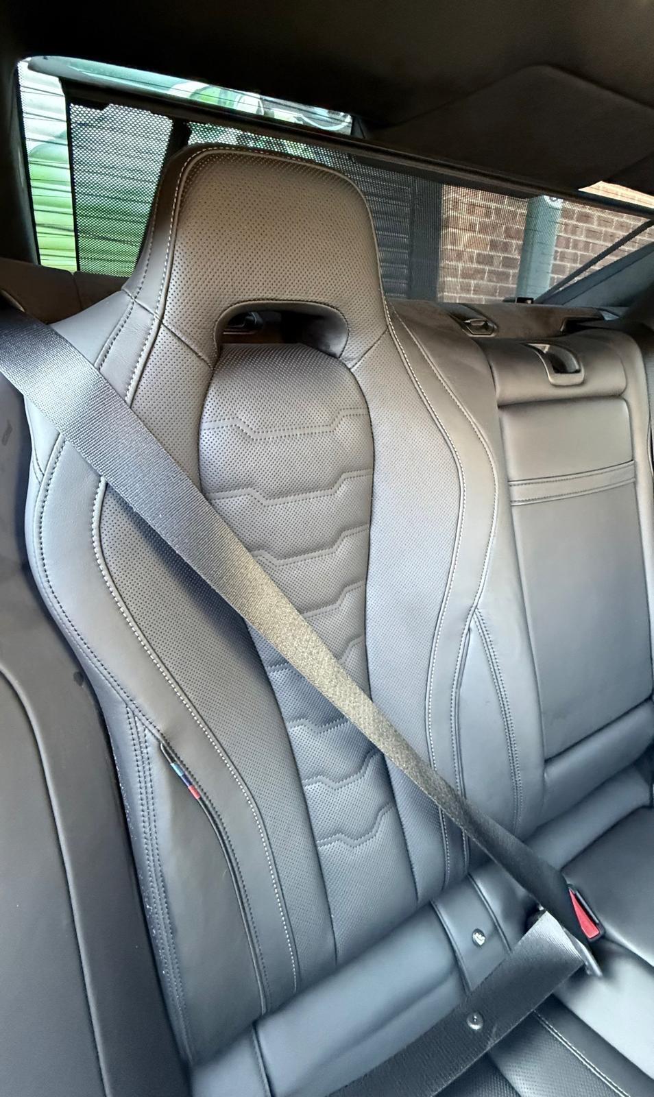 BMW 8 Series view 24