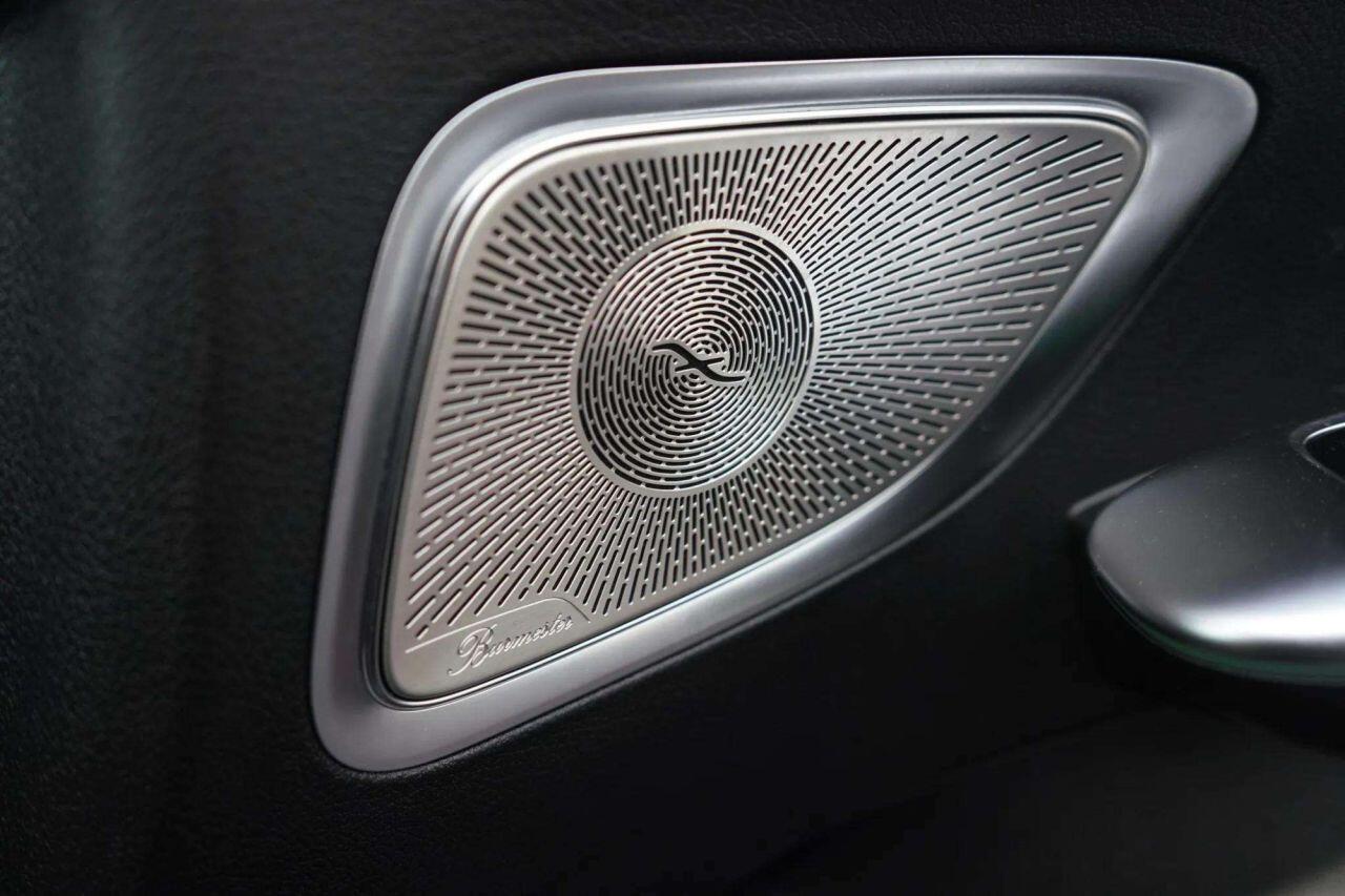 Mercedes-Benz C-Class view 47