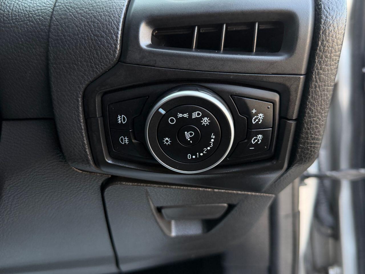 Ford Focus view 29