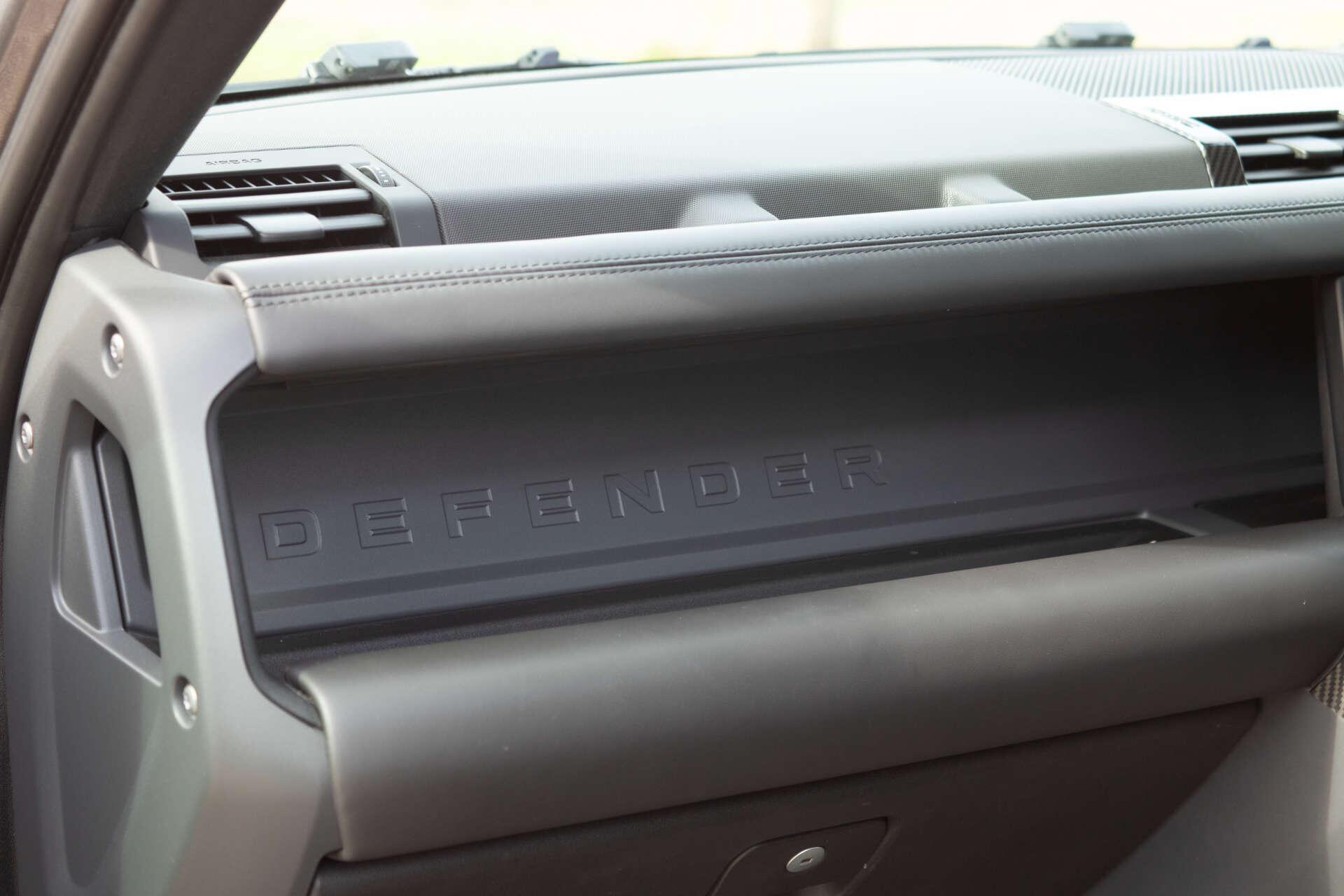 Land Rover Defender view 57