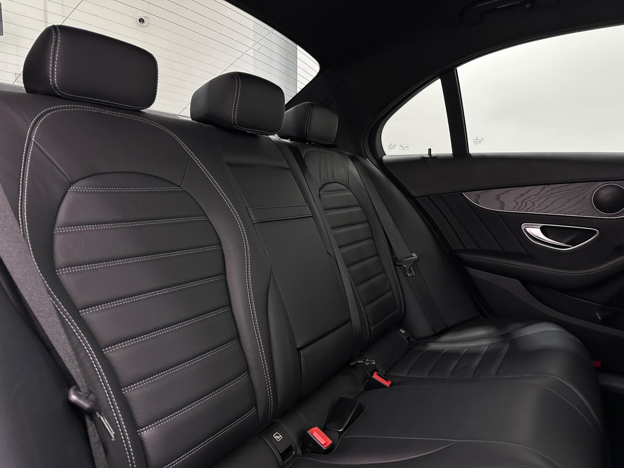 Mercedes-Benz C-Class view 42