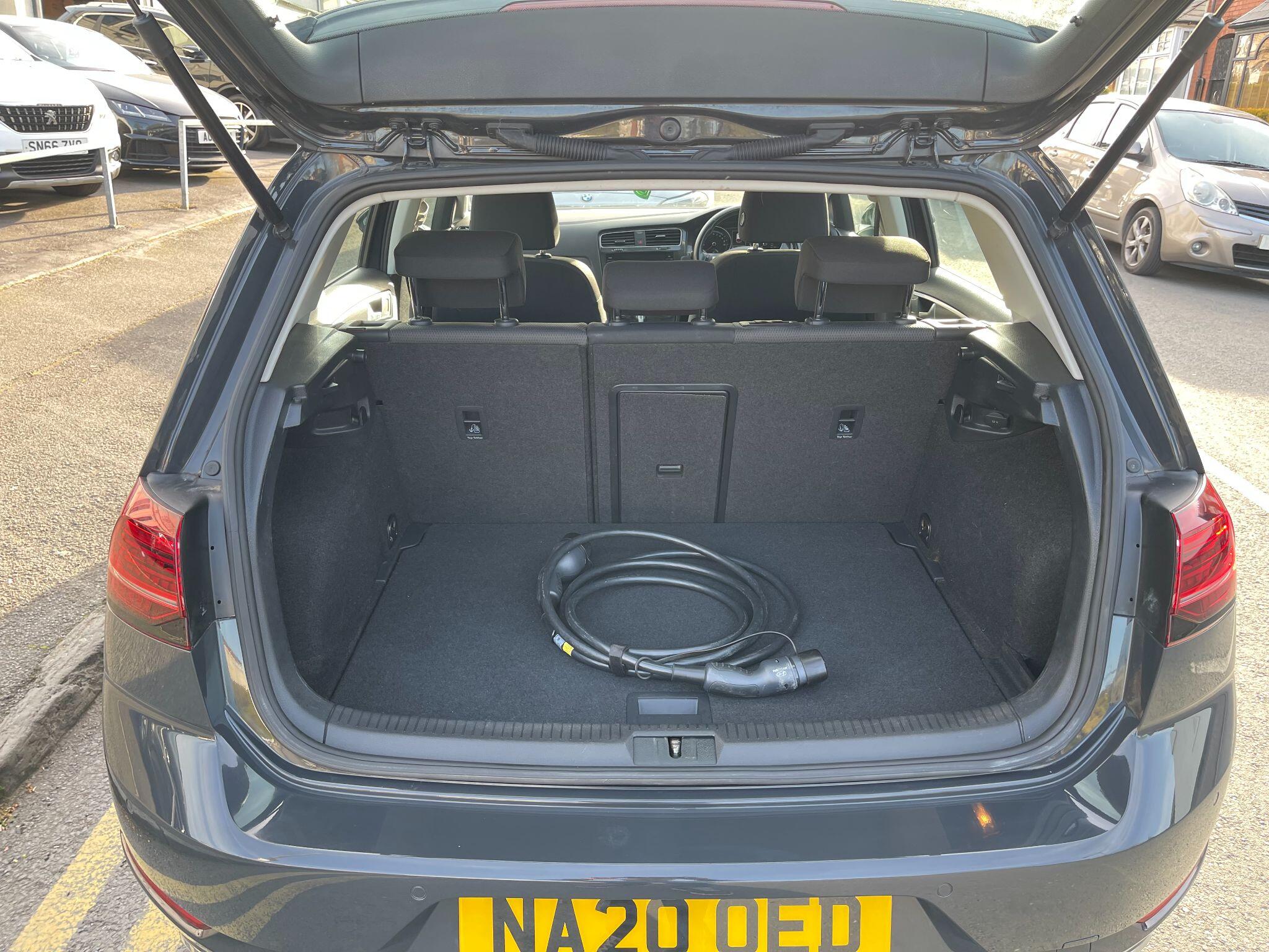Volkswagen E-Golf view 41