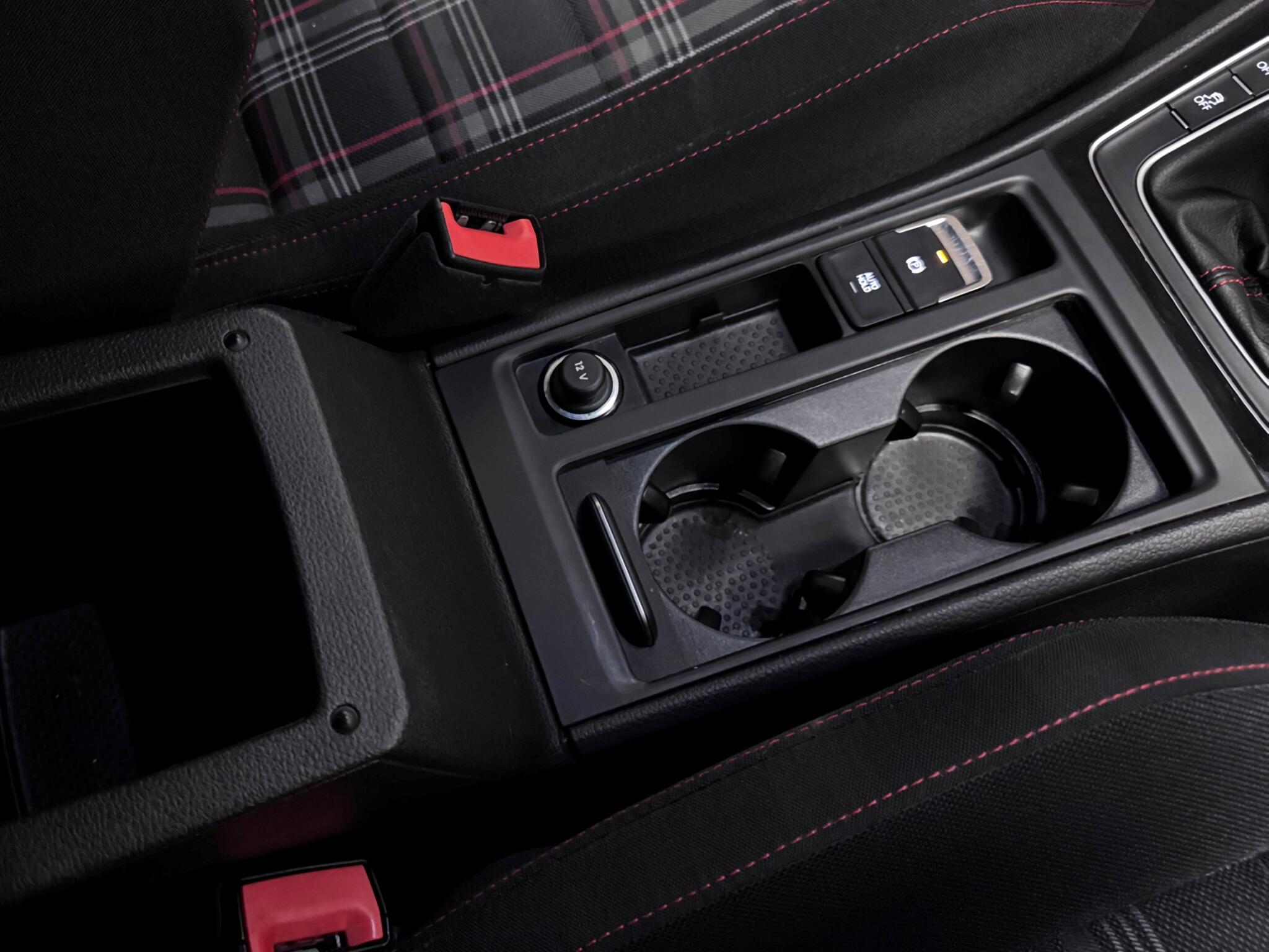 Volkswagen Golf view 19