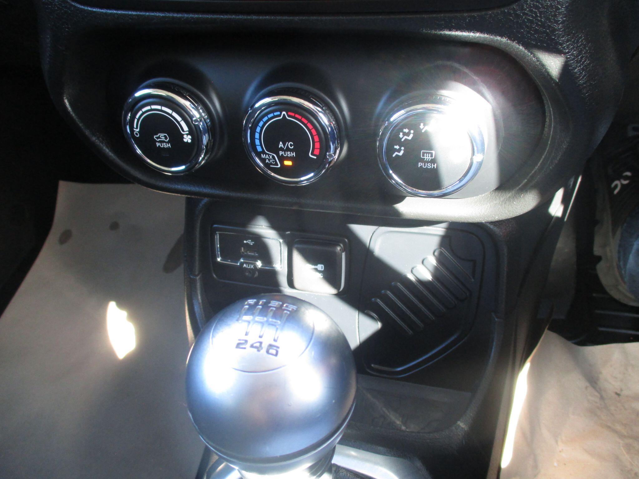 Jeep Renegade view 42