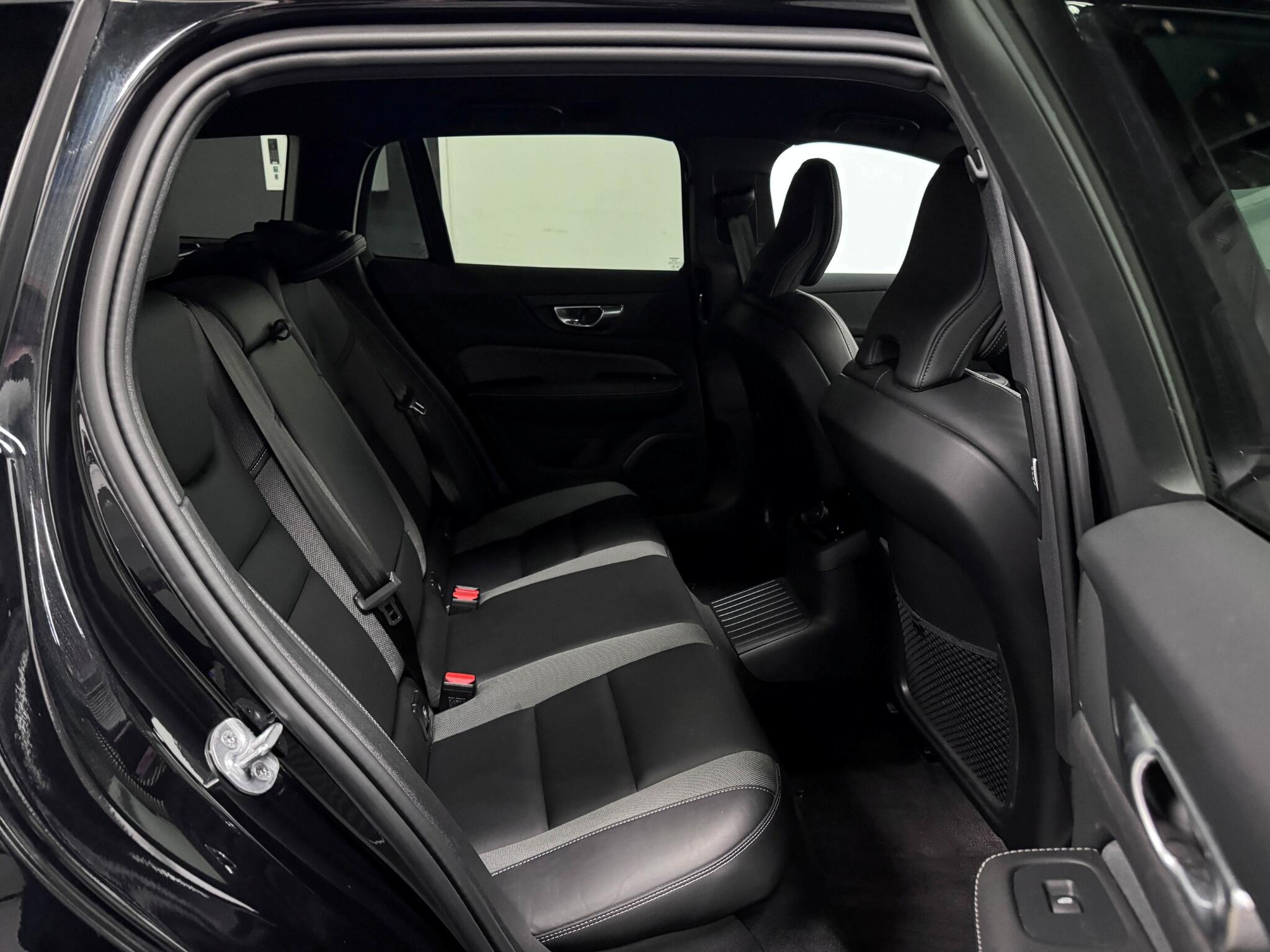 Volvo V60 view 28