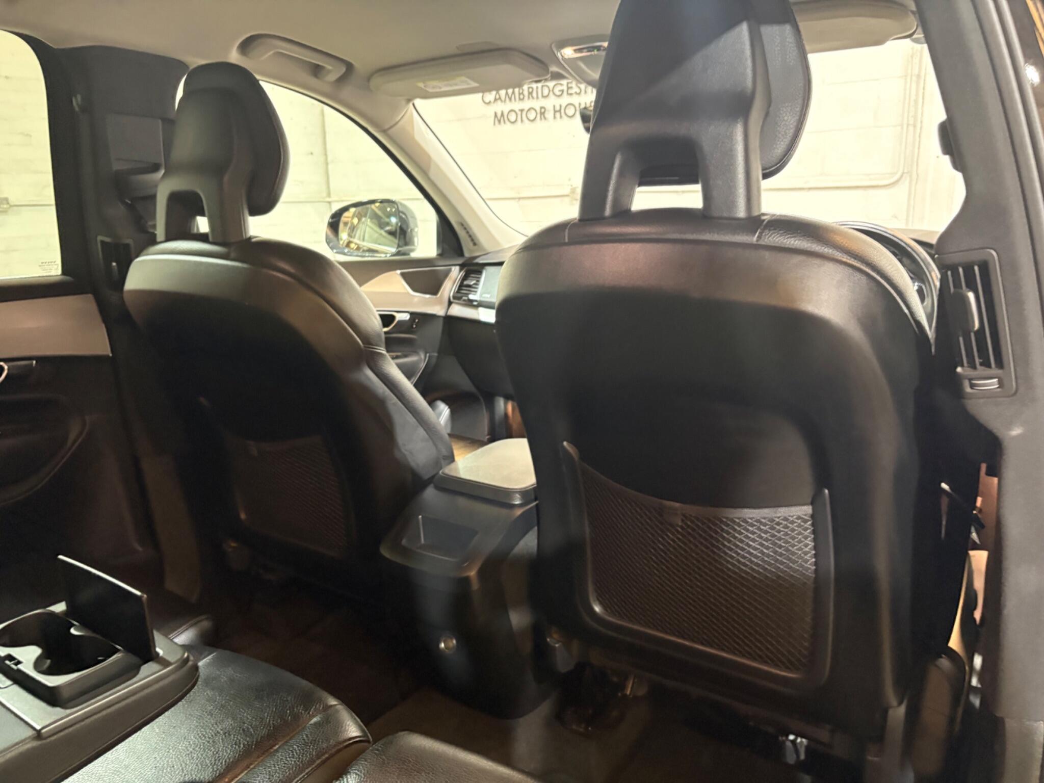Volvo XC90 view 23