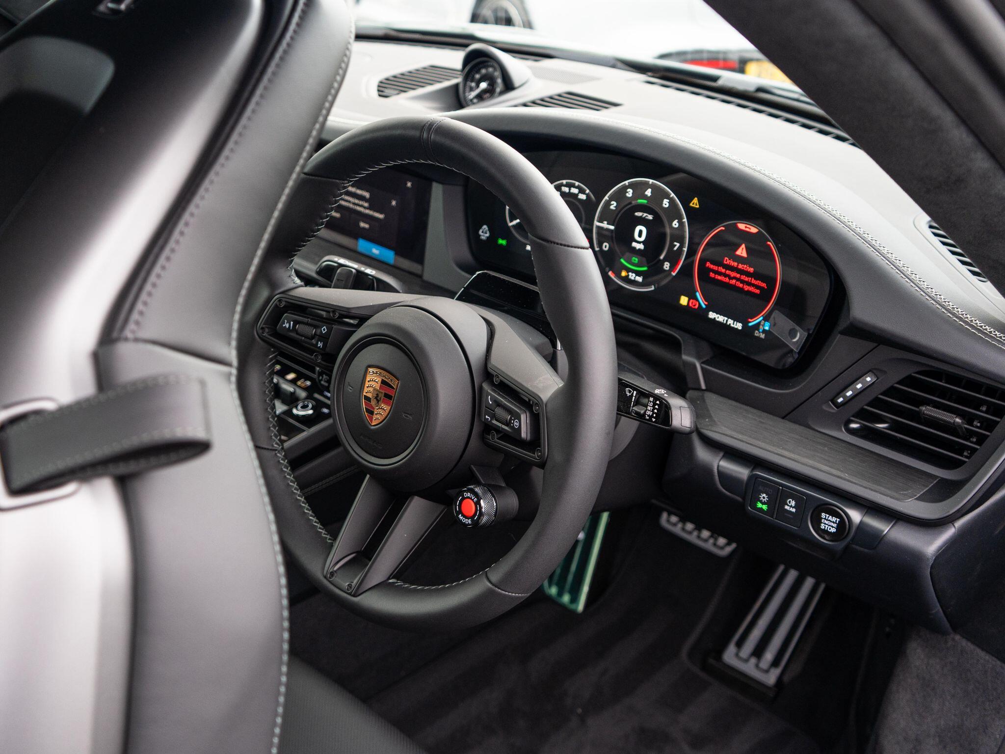 Porsche 911 view 36