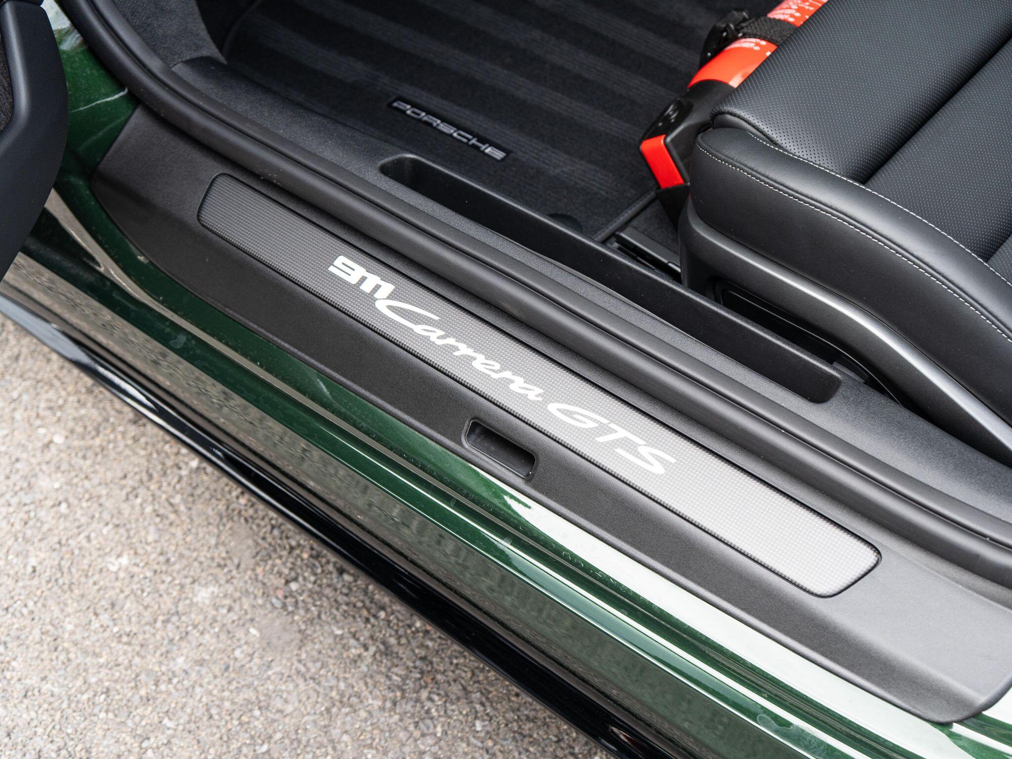 Porsche 911 view 48