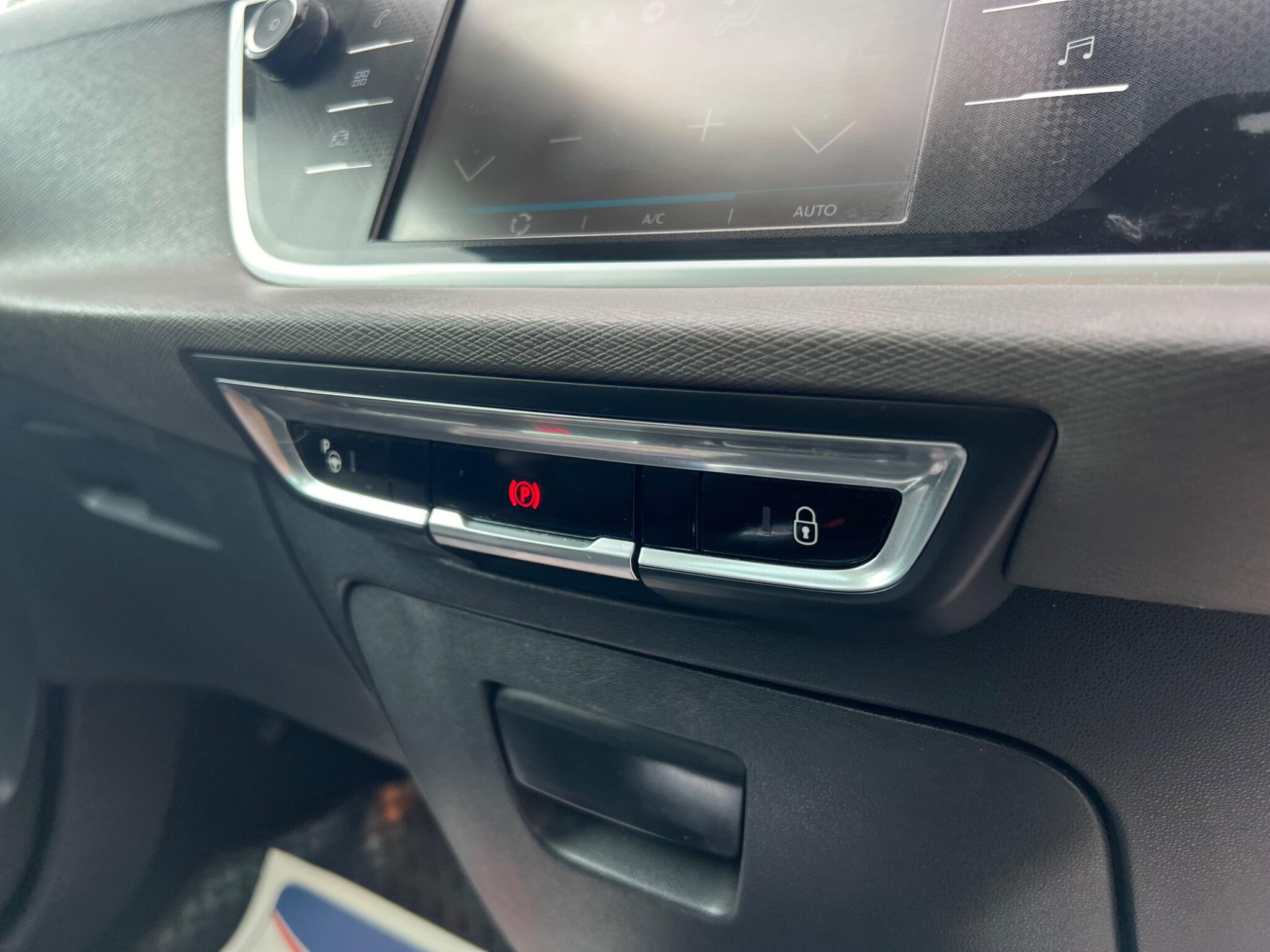 Citroen Grand C4 Picasso view 58
