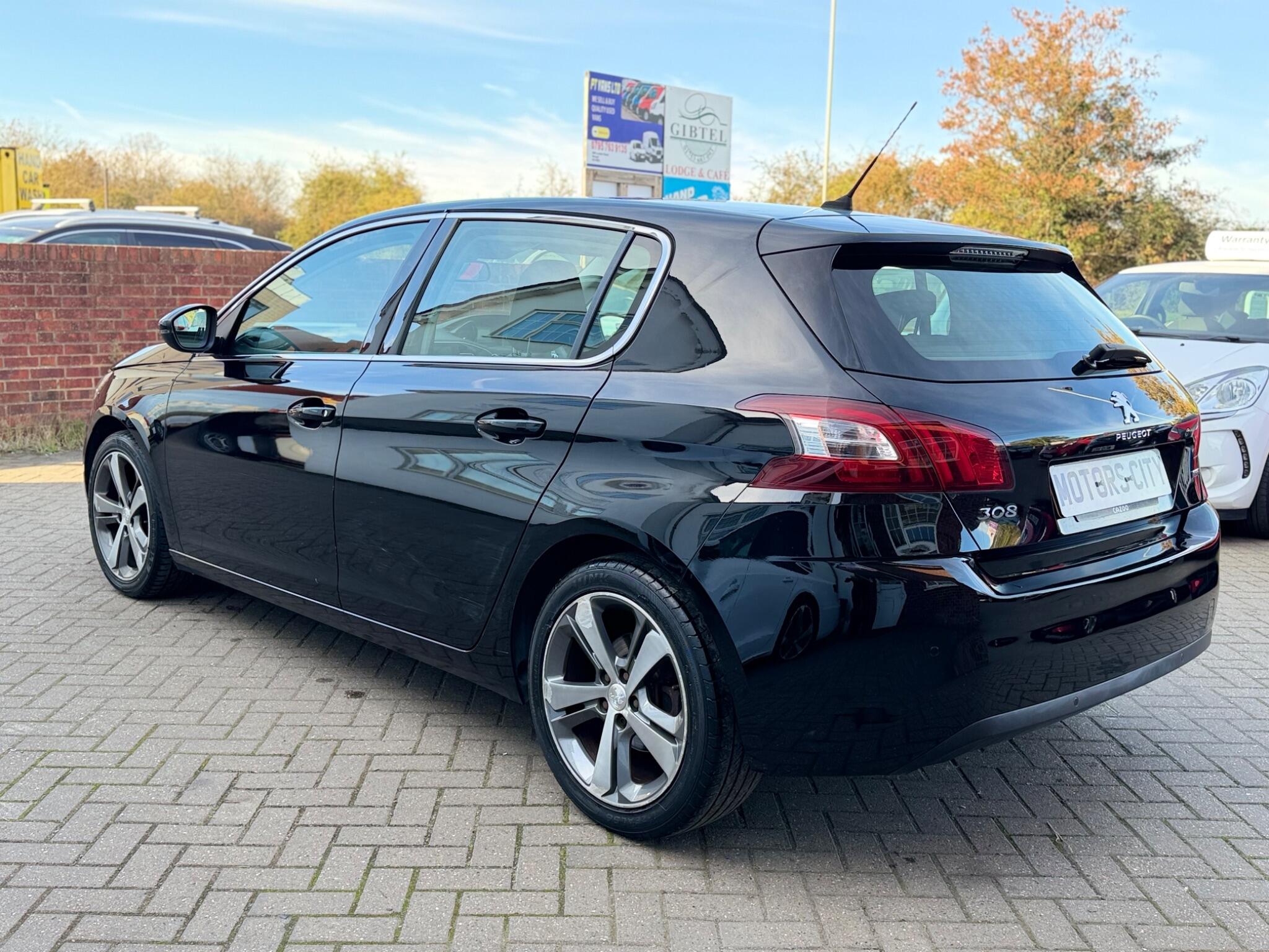 Peugeot 308 view 7
