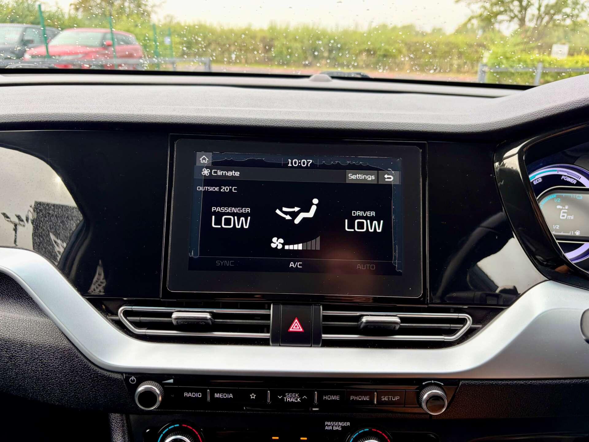 Kia Niro view 44