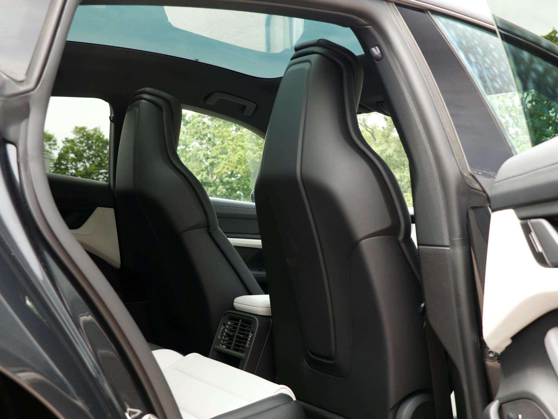 Porsche Taycan view 29