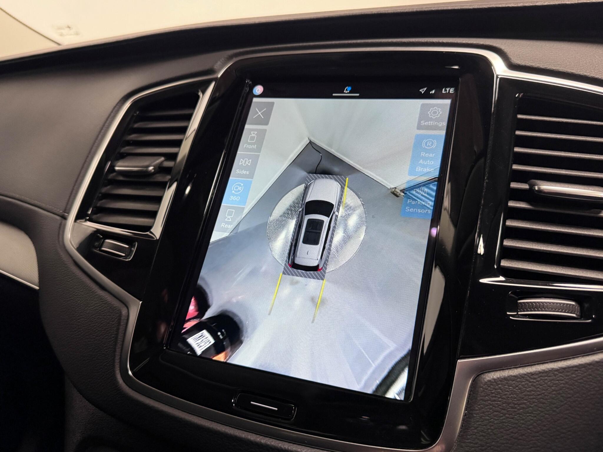 Volvo XC90 view 43