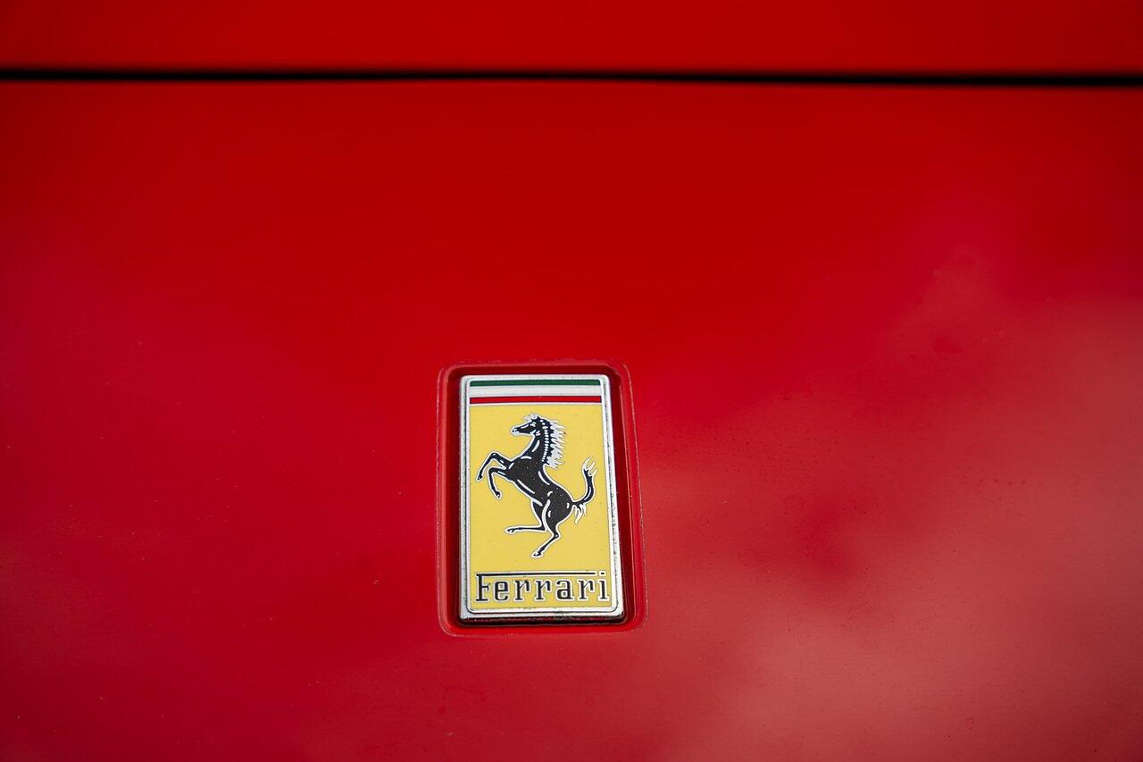 Ferrari 812 view 36