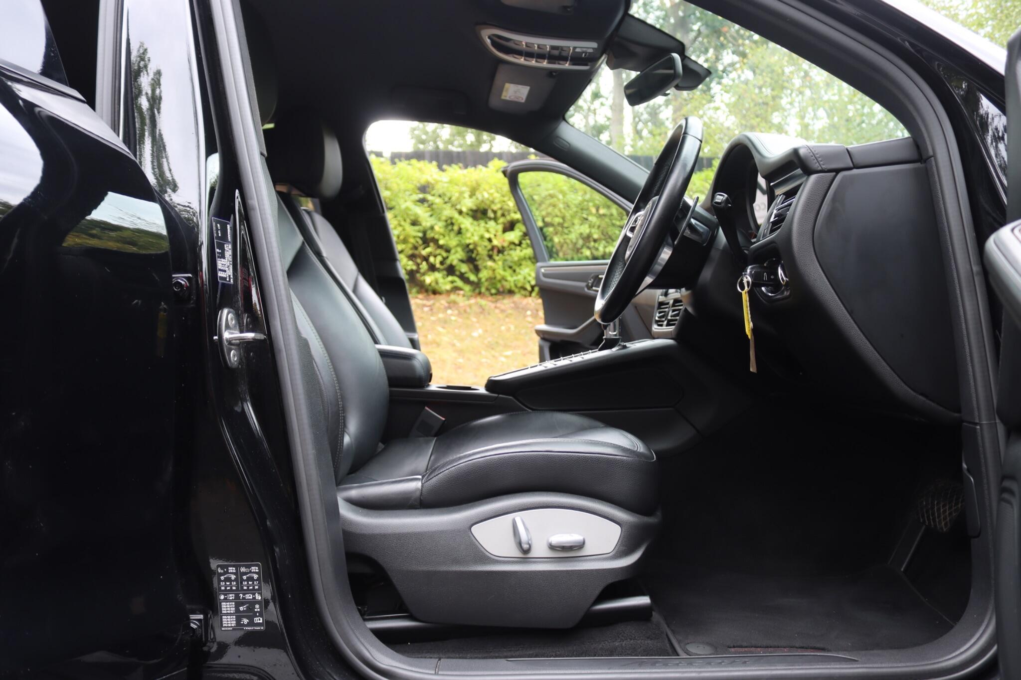 Porsche Macan view 51