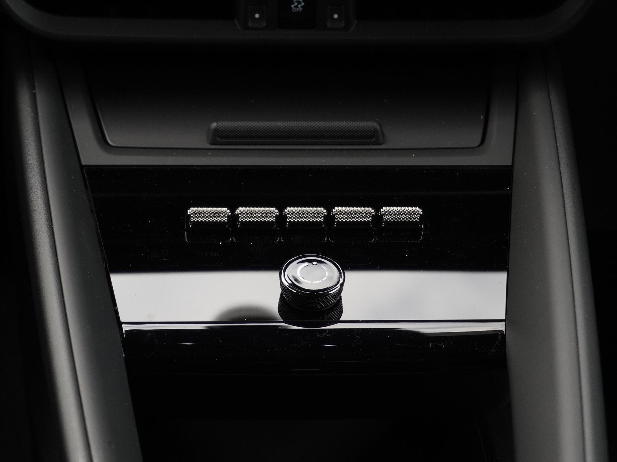 Porsche Macan view 31