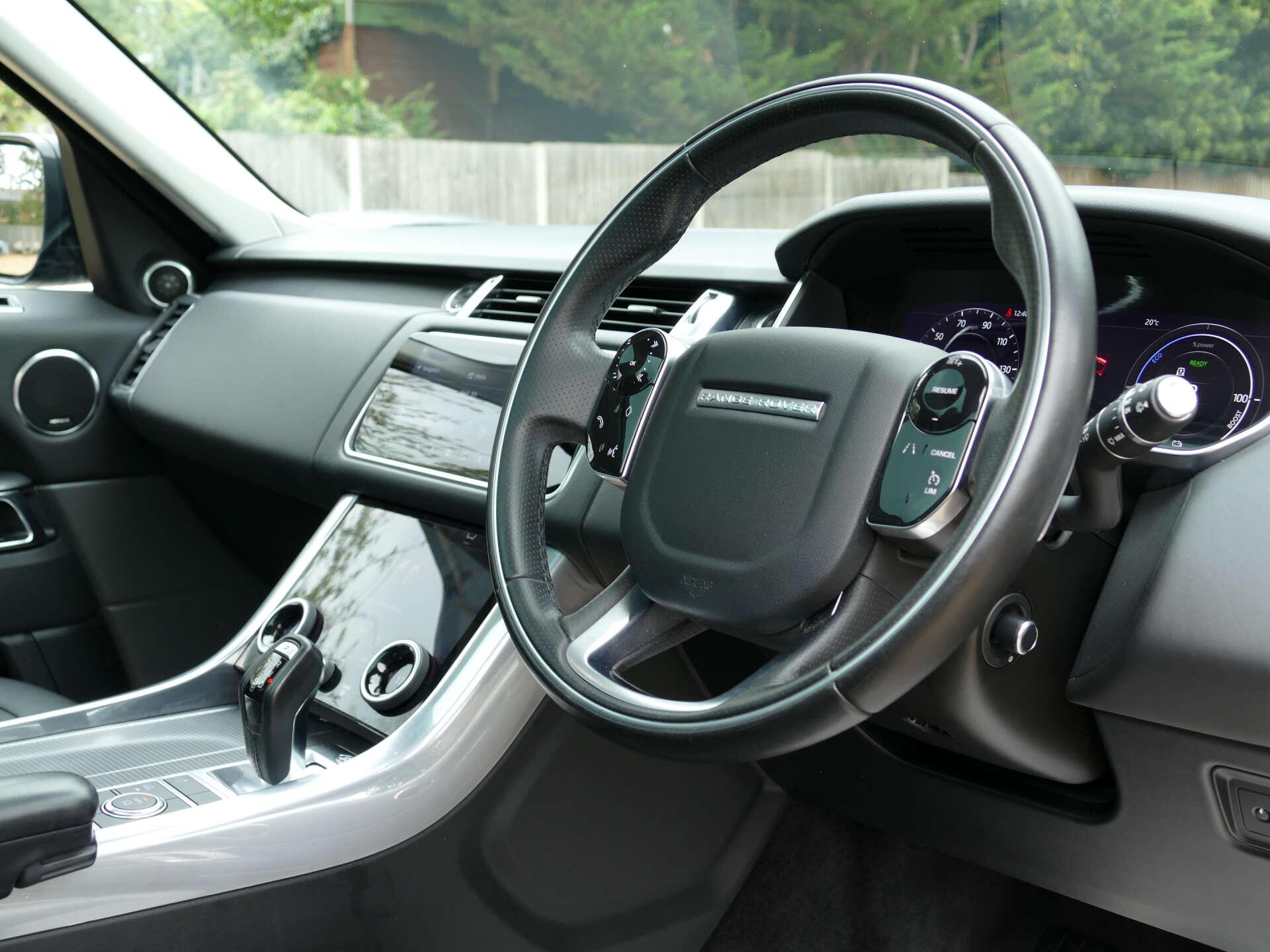 Land Rover Range Rover Sport view 3