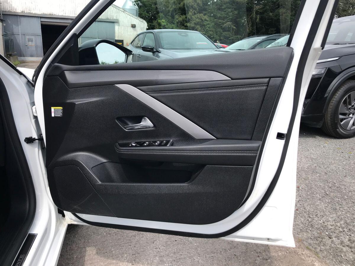 Vauxhall Astra view 16