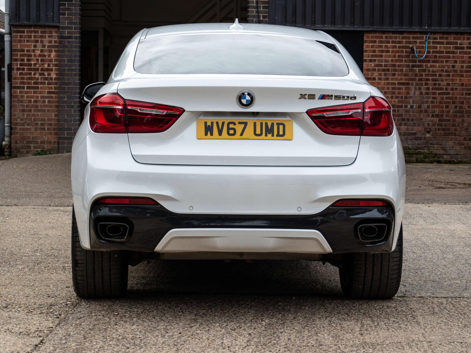 BMW X6 view 16
