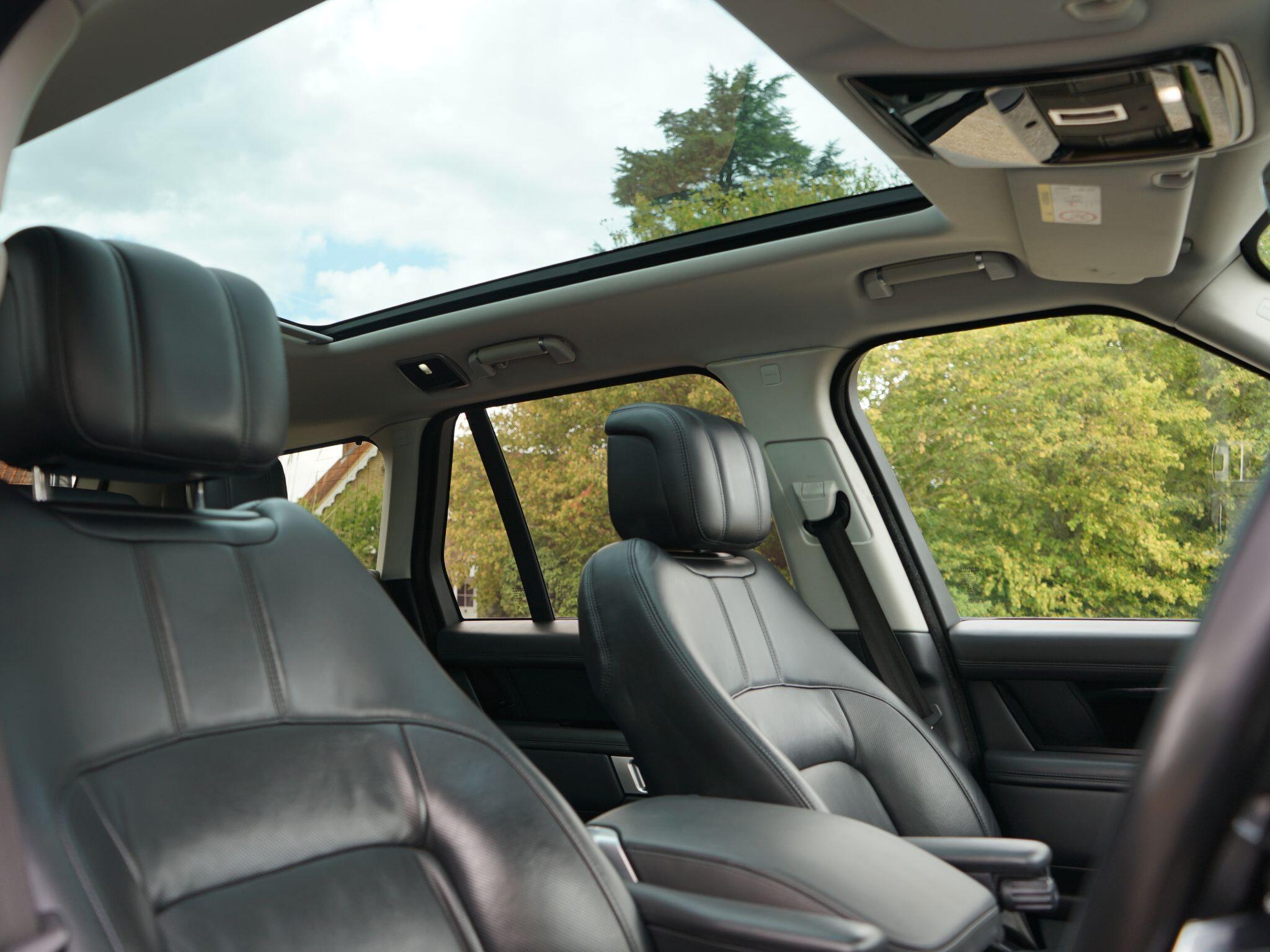 Land Rover Range Rover view 19
