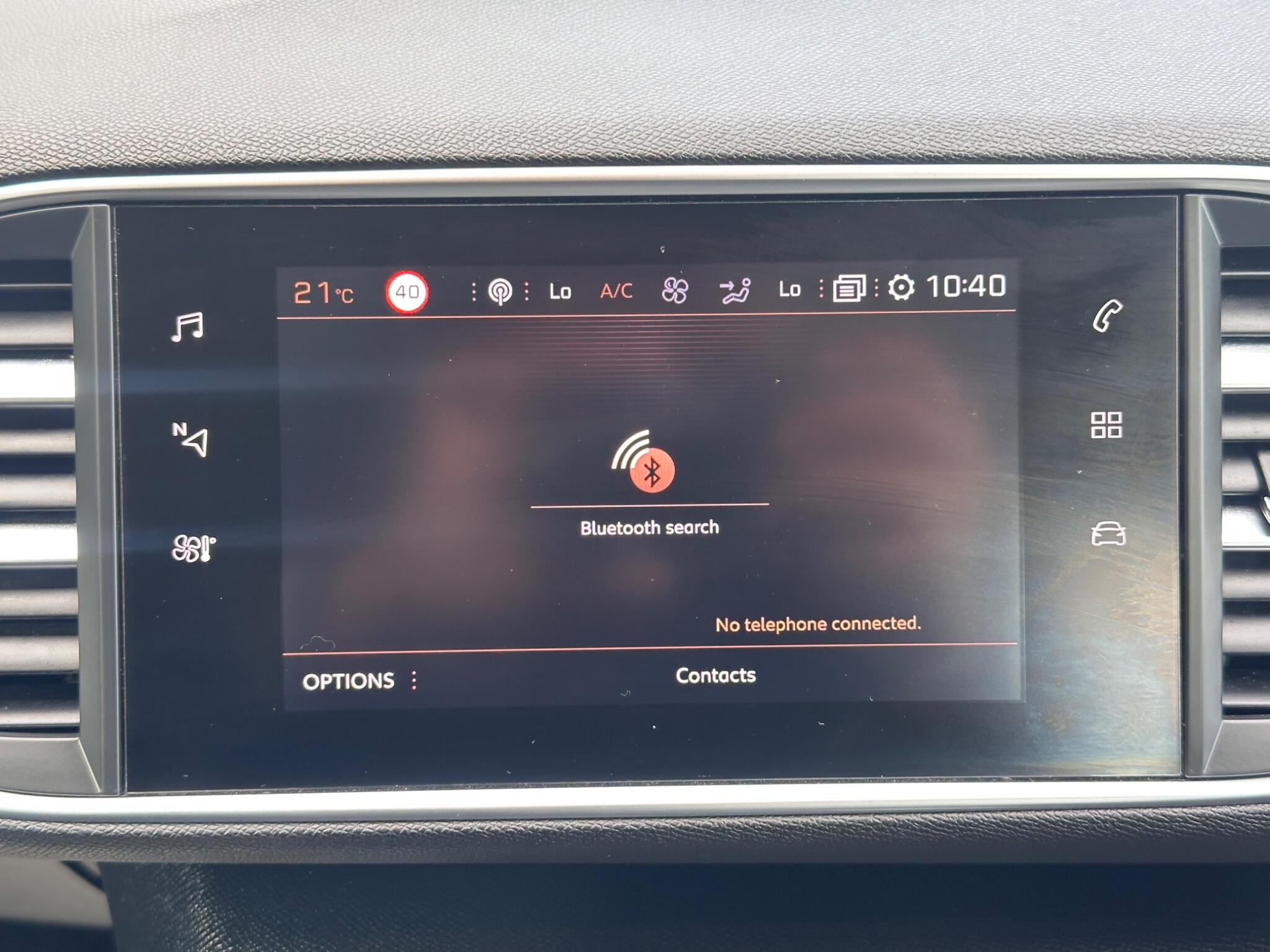 Peugeot 308 view 45