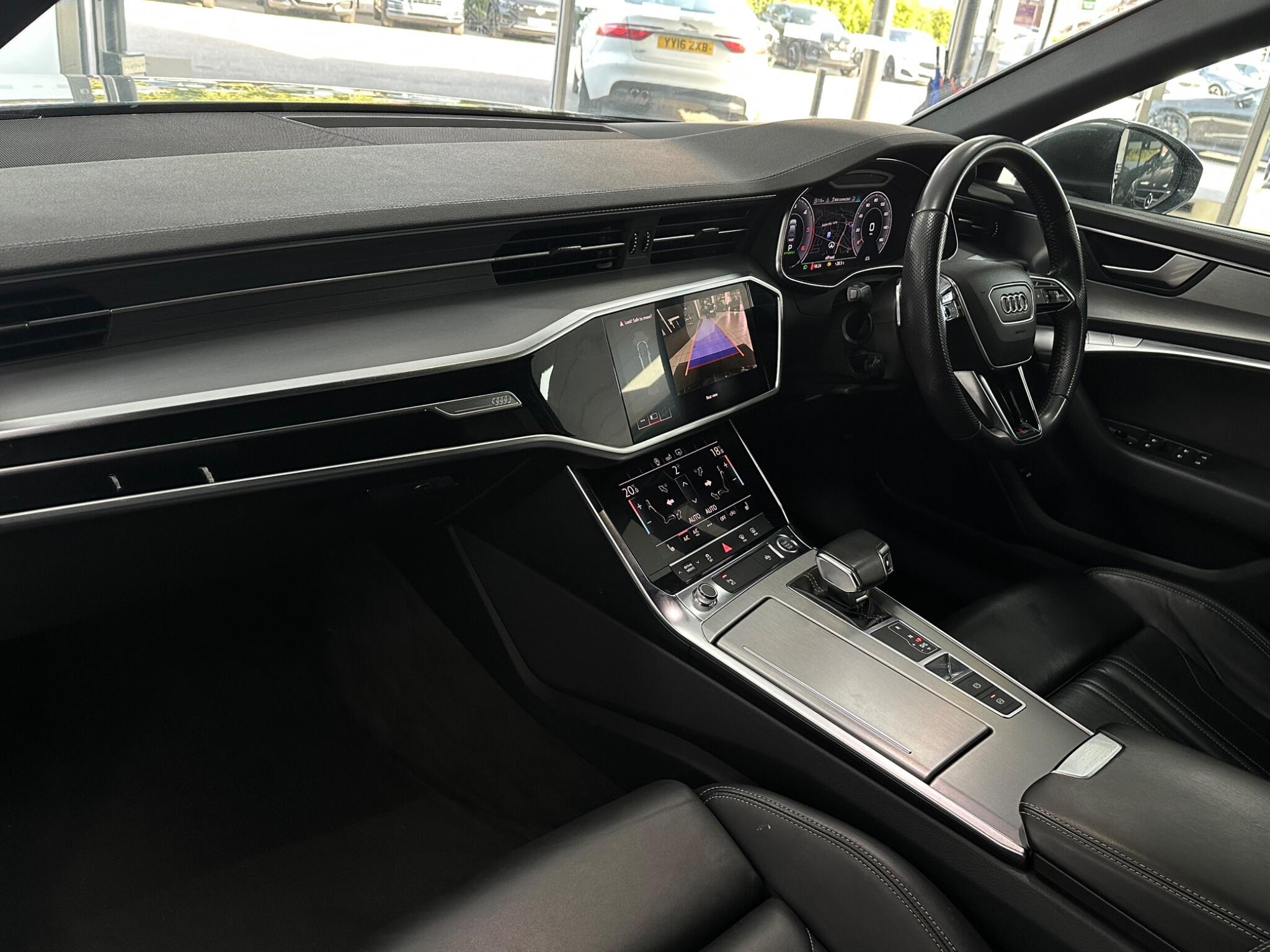 Audi A6 Saloon view 36