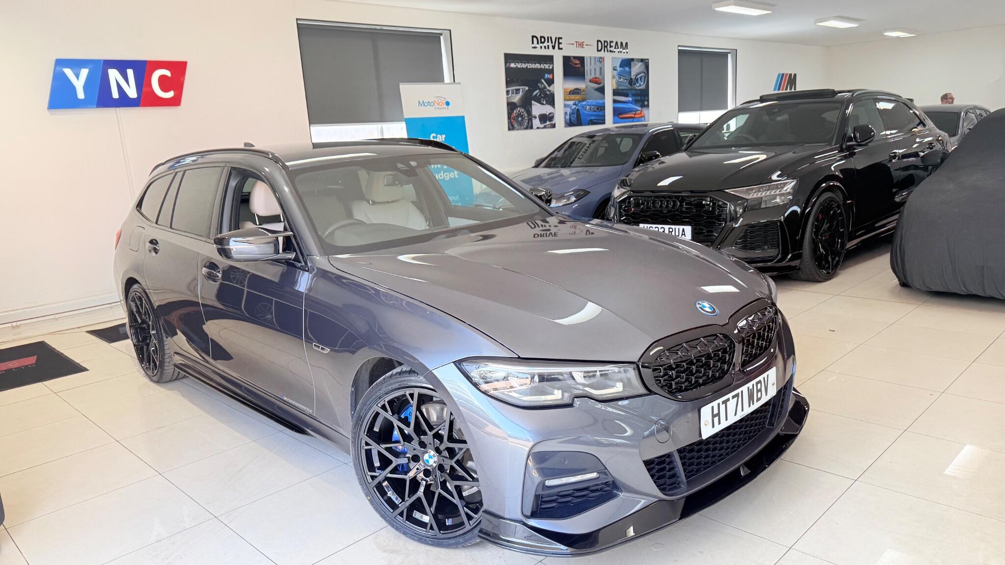 BMW 3 Series view 11