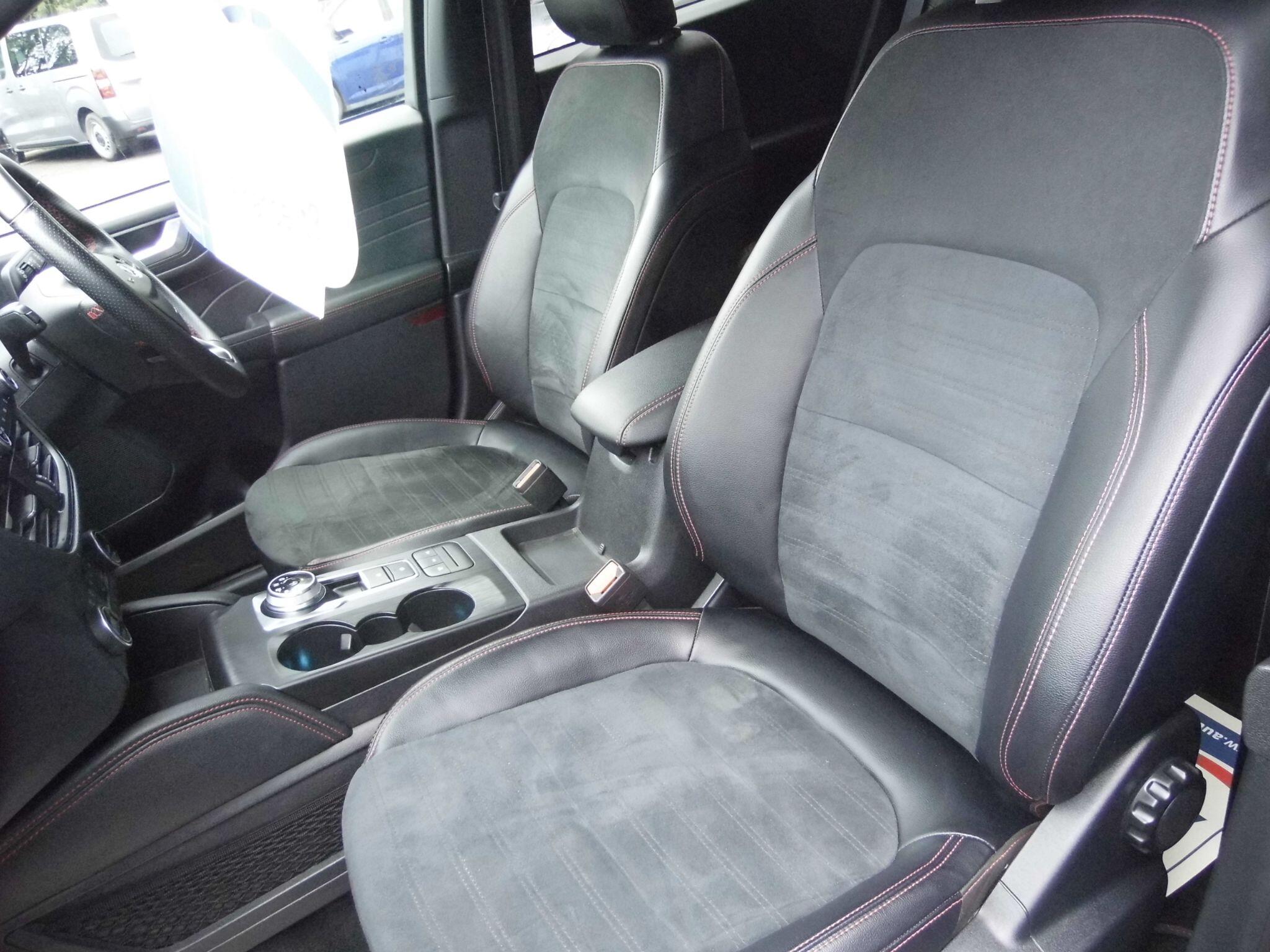 Ford Kuga view 32