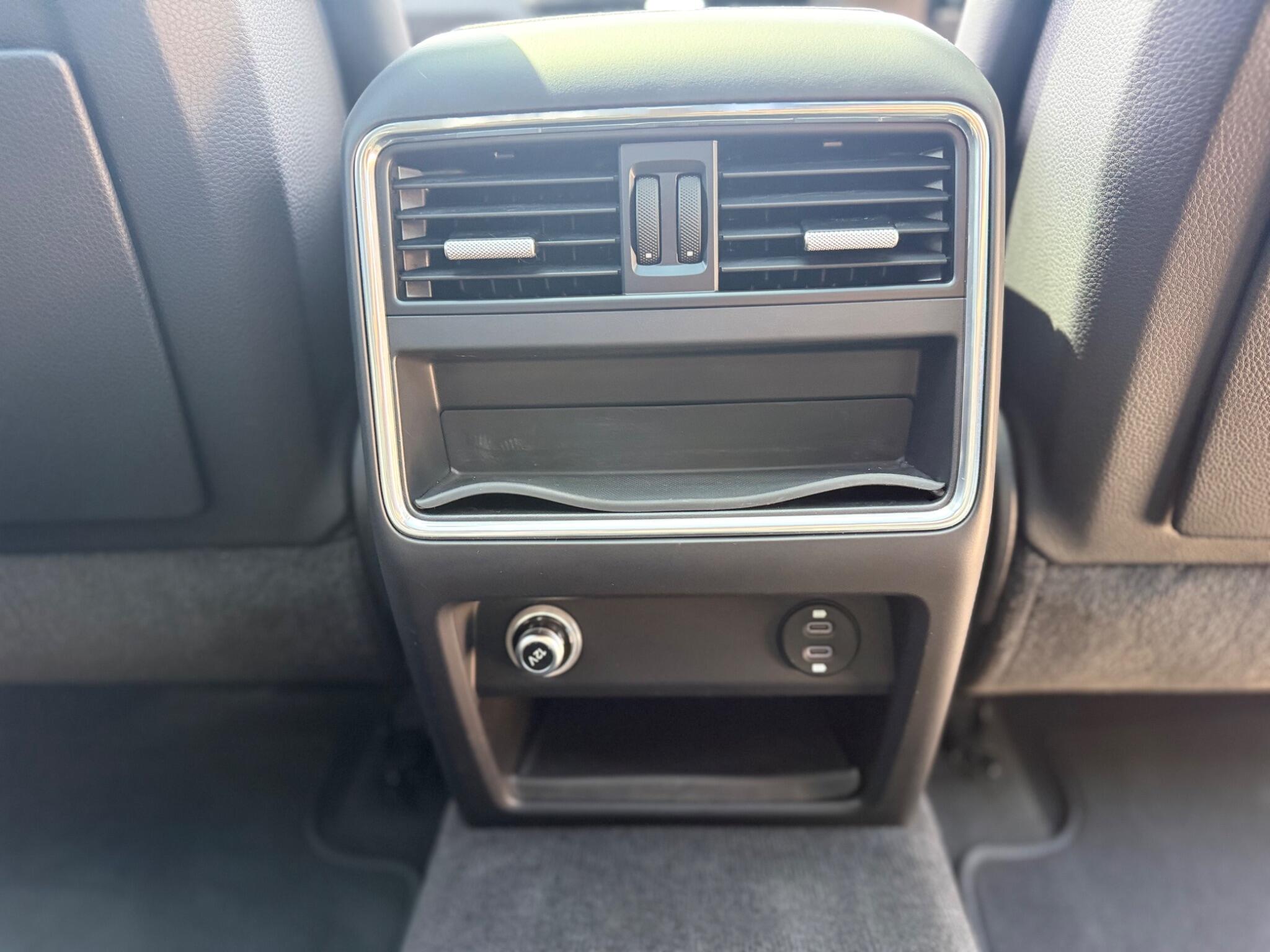 Porsche Cayenne view 25