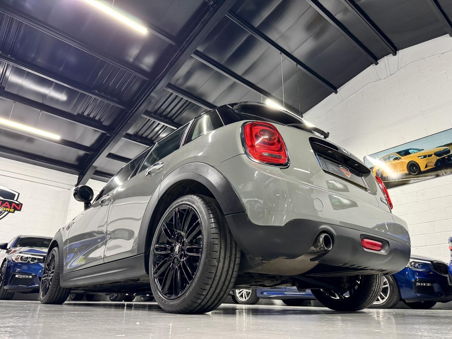 Mini Cooper view 7