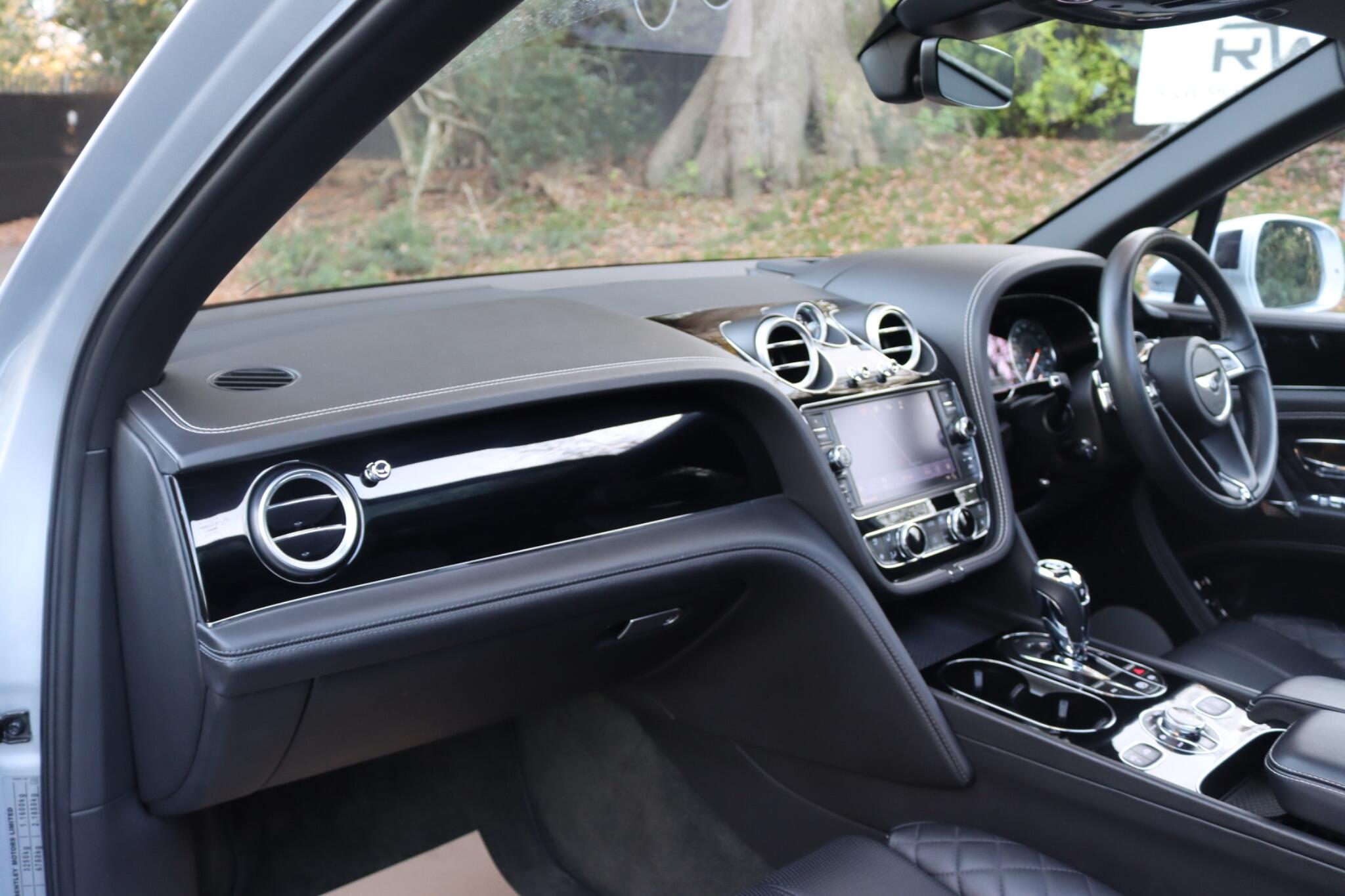 Bentley Bentayga view 6