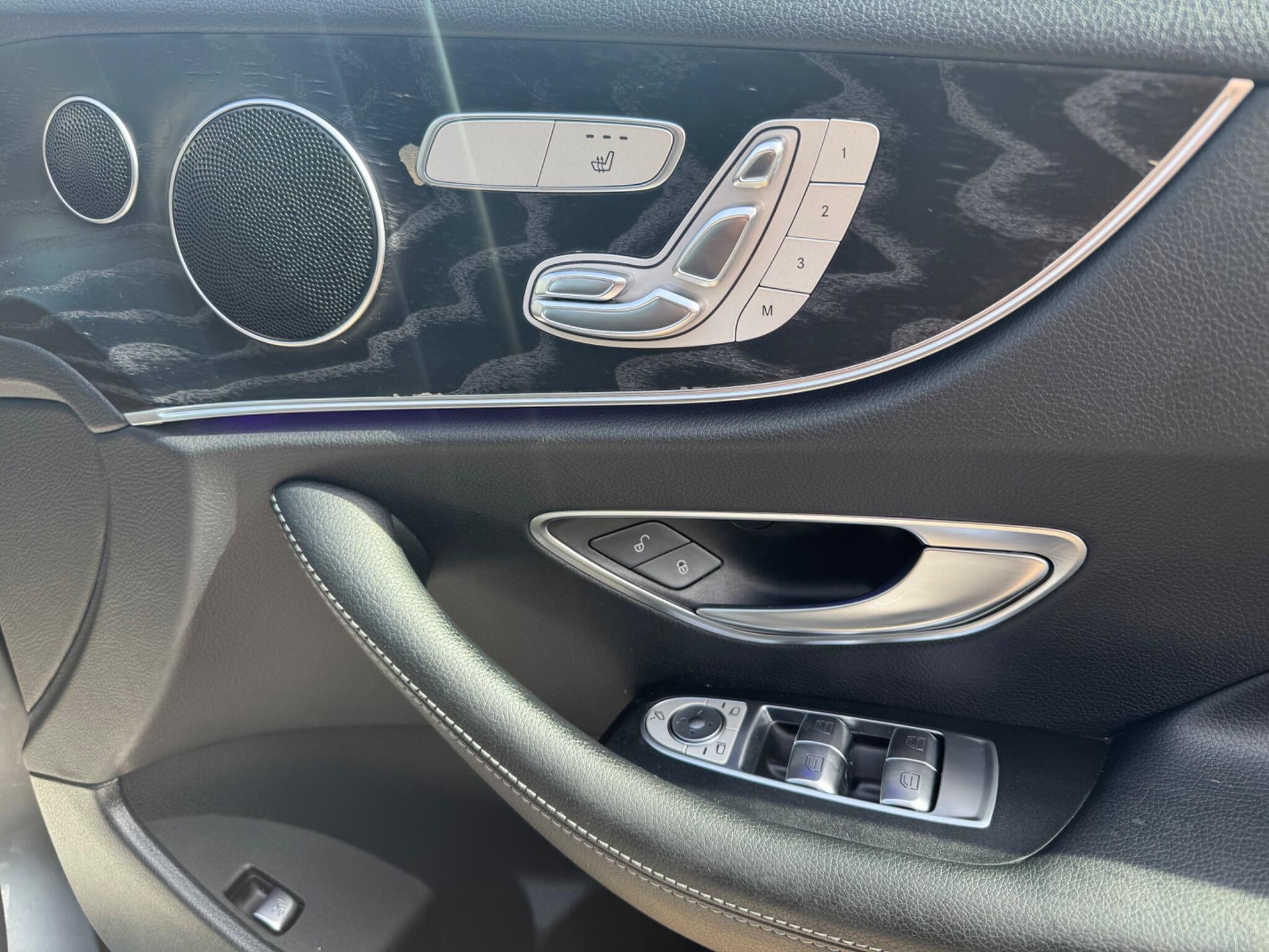 Mercedes-Benz E Class view 17