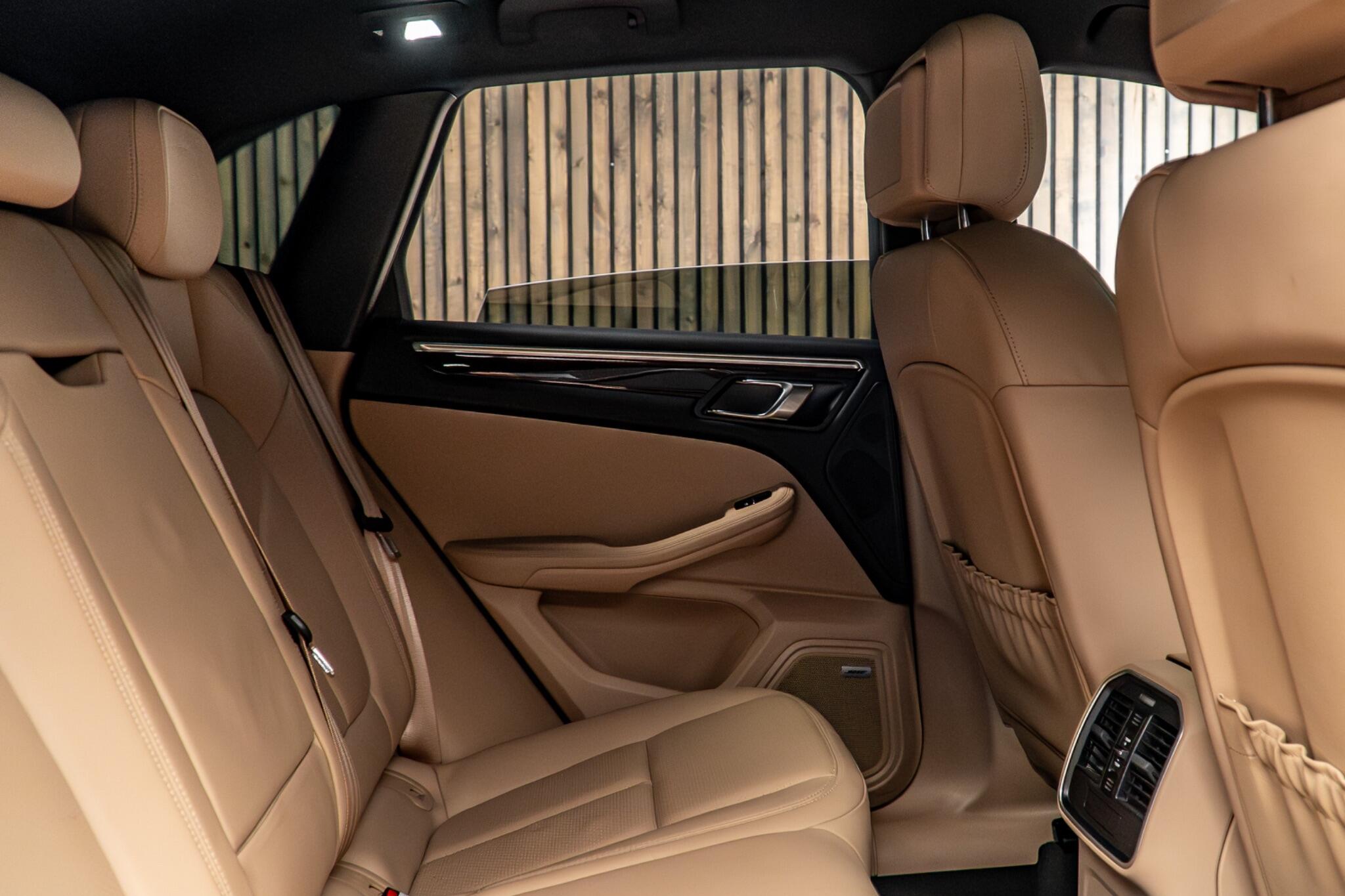 Porsche Macan view 46