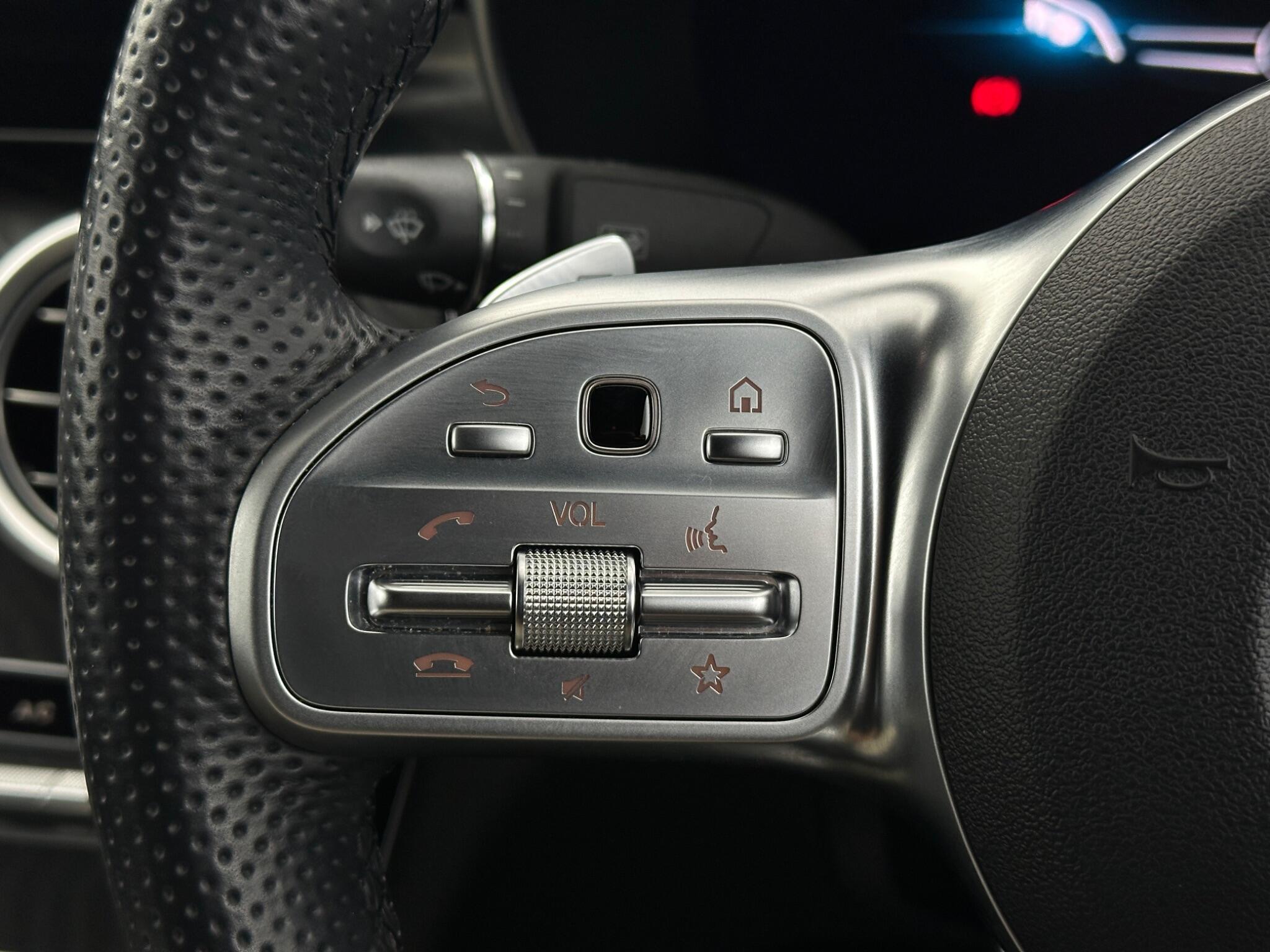 Mercedes-Benz C-Class view 15