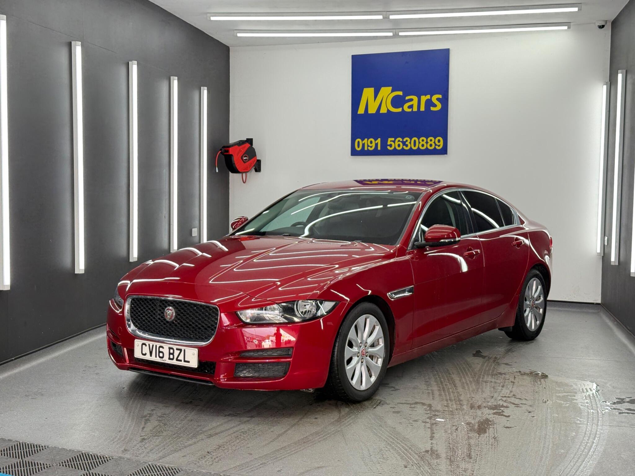 Jaguar Xe view 3