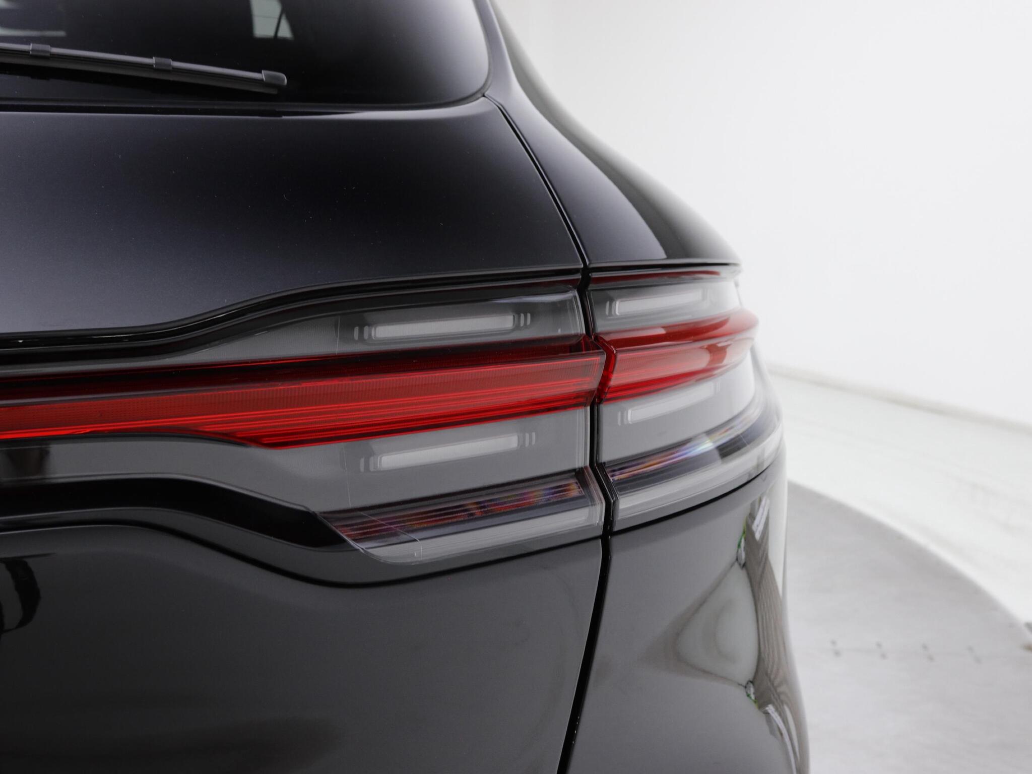 Porsche Macan view 24