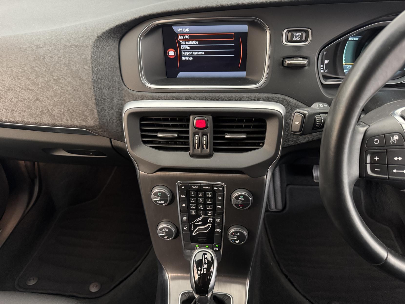 Volvo V40 view 63