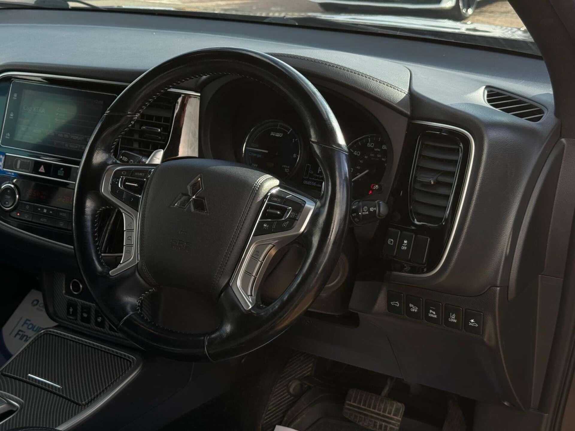Mitsubishi Outlander view 50