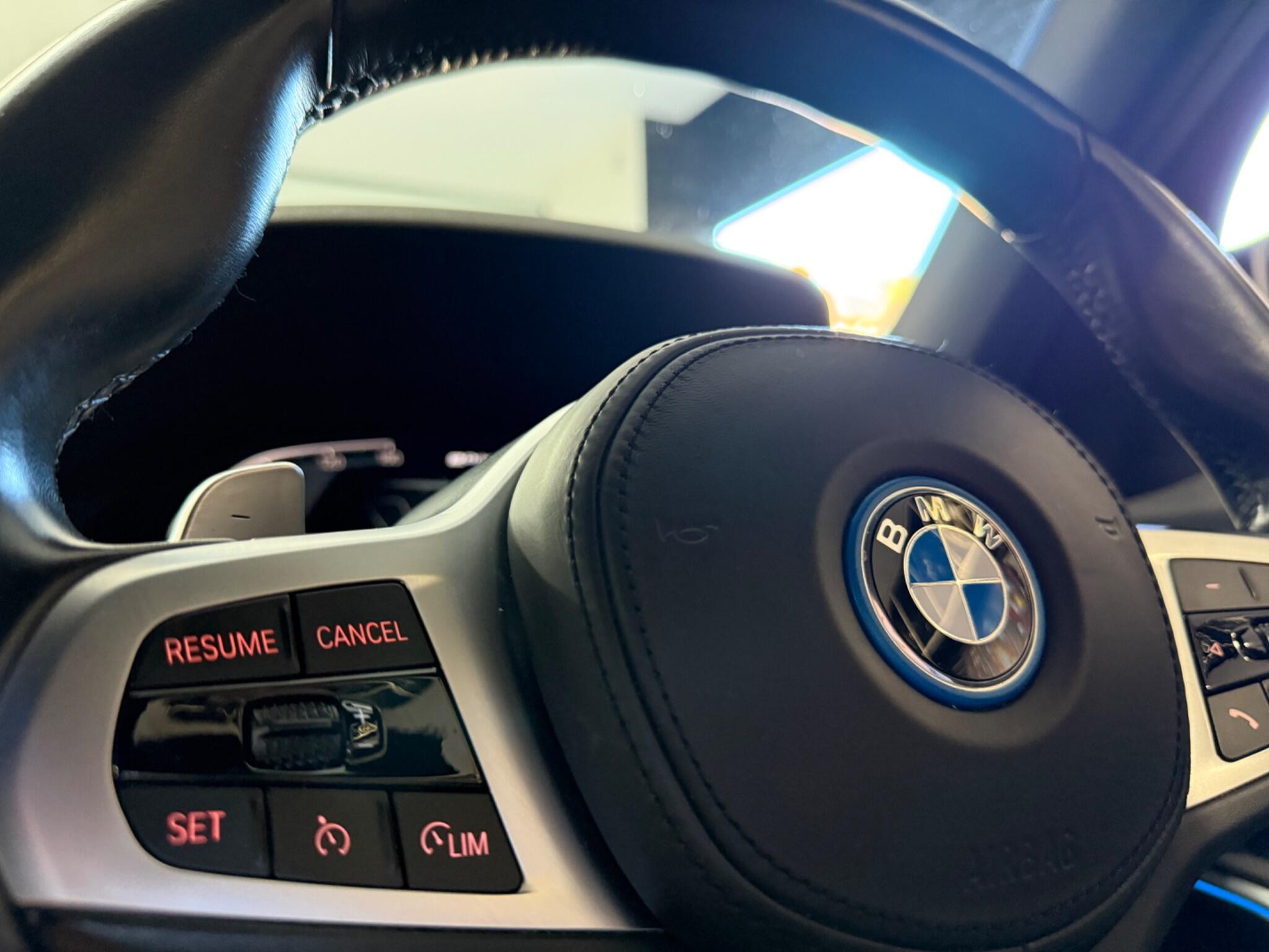 BMW 3 Series view 19