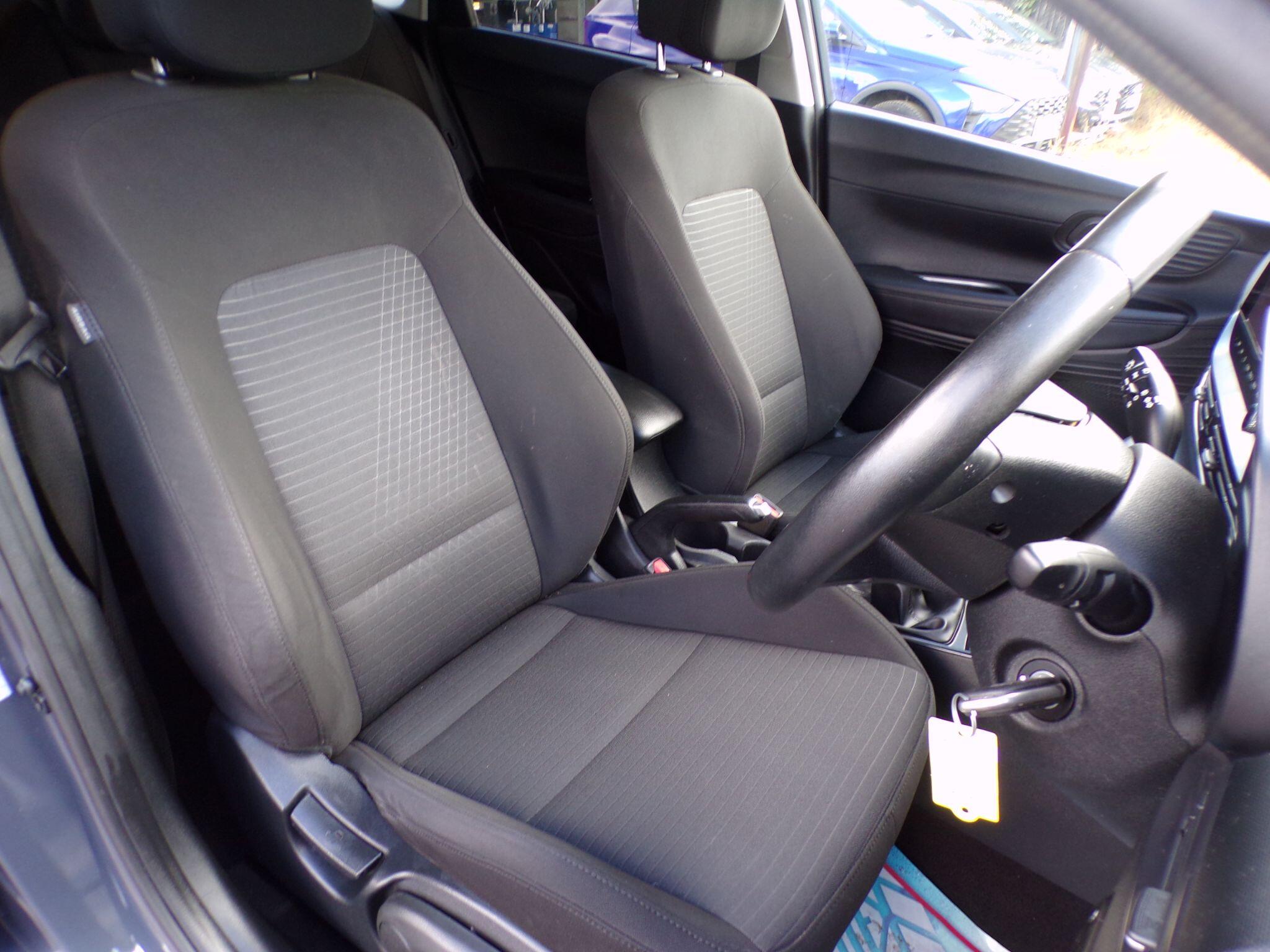 Hyundai I20 view 15