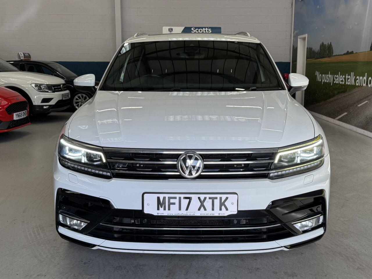 Volkswagen Tiguan view 2