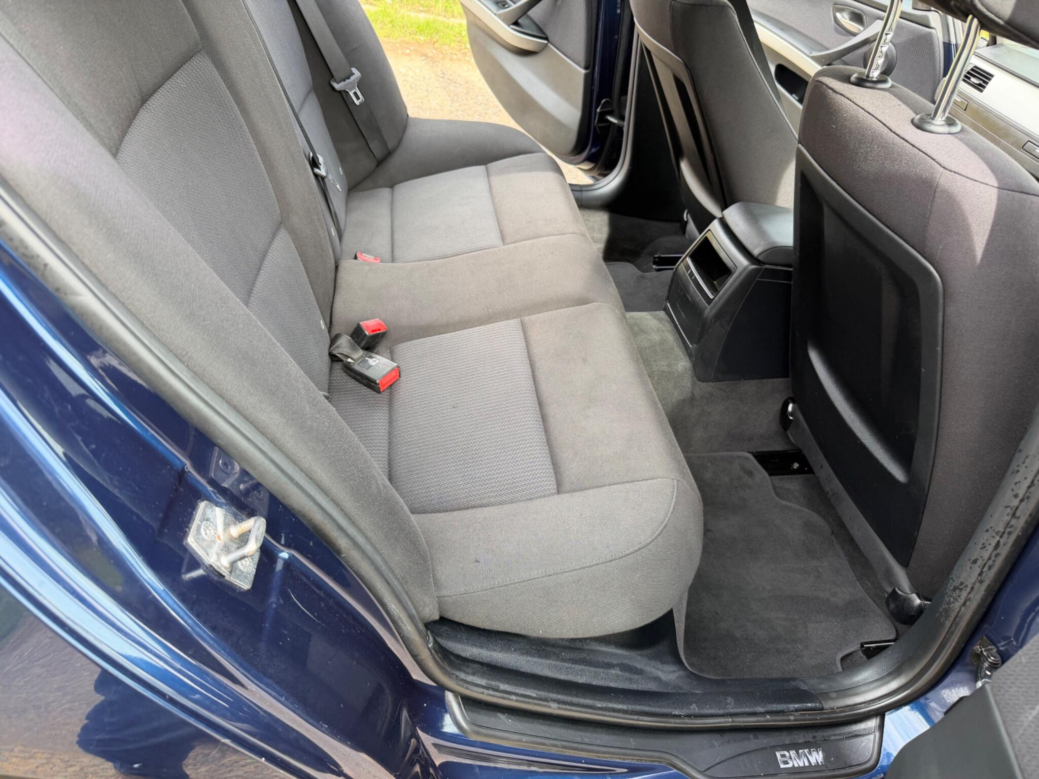 BMW 3 Series view 8
